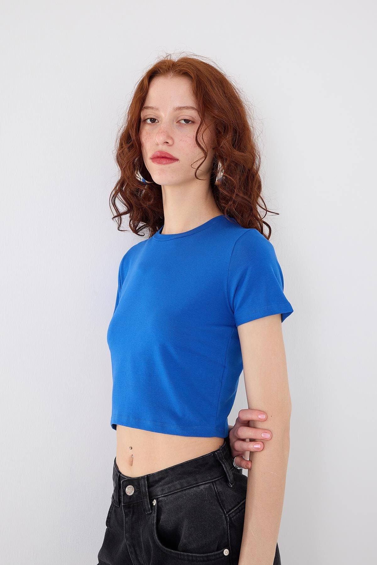Sky-Blue_Round-Neck-Basic-Crop-T-Shirt-addax