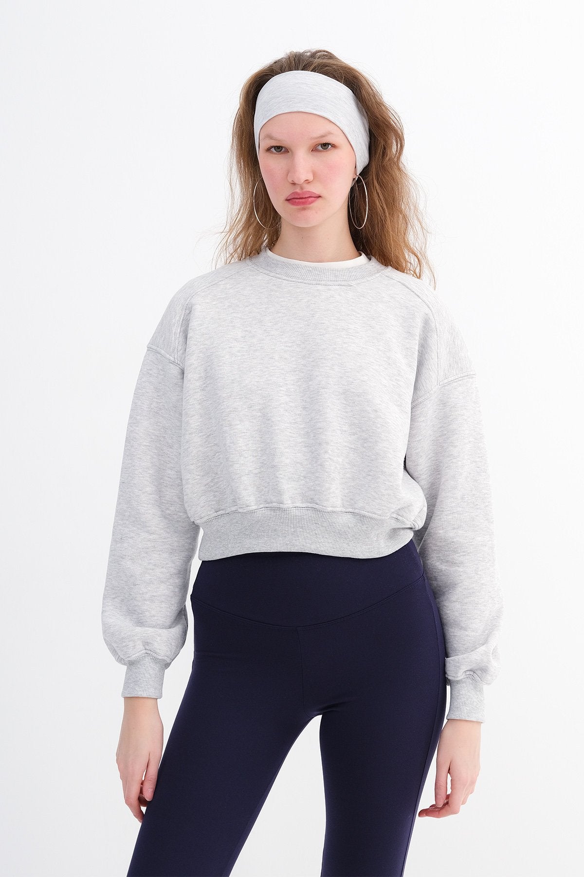 Snow-Melange_Brushed-Crew-Neck-Basic-Sweatshirt-addax