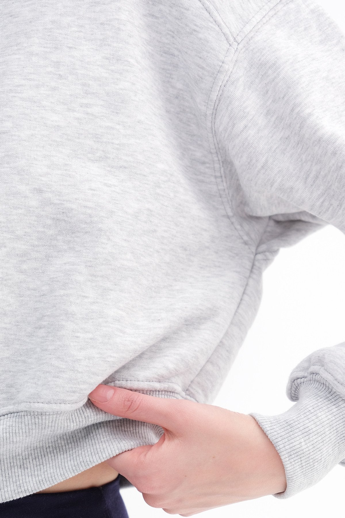 Snow-Melange_Brushed-Crew-Neck-Basic-Sweatshirt-addax