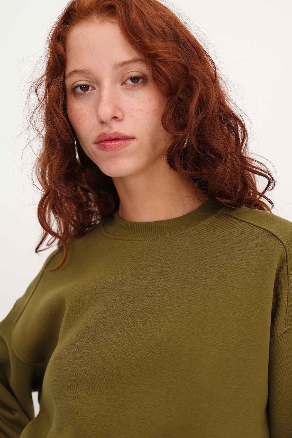 Olive_Brushed-Crew-Neck-Basic-Sweatshirt-addax