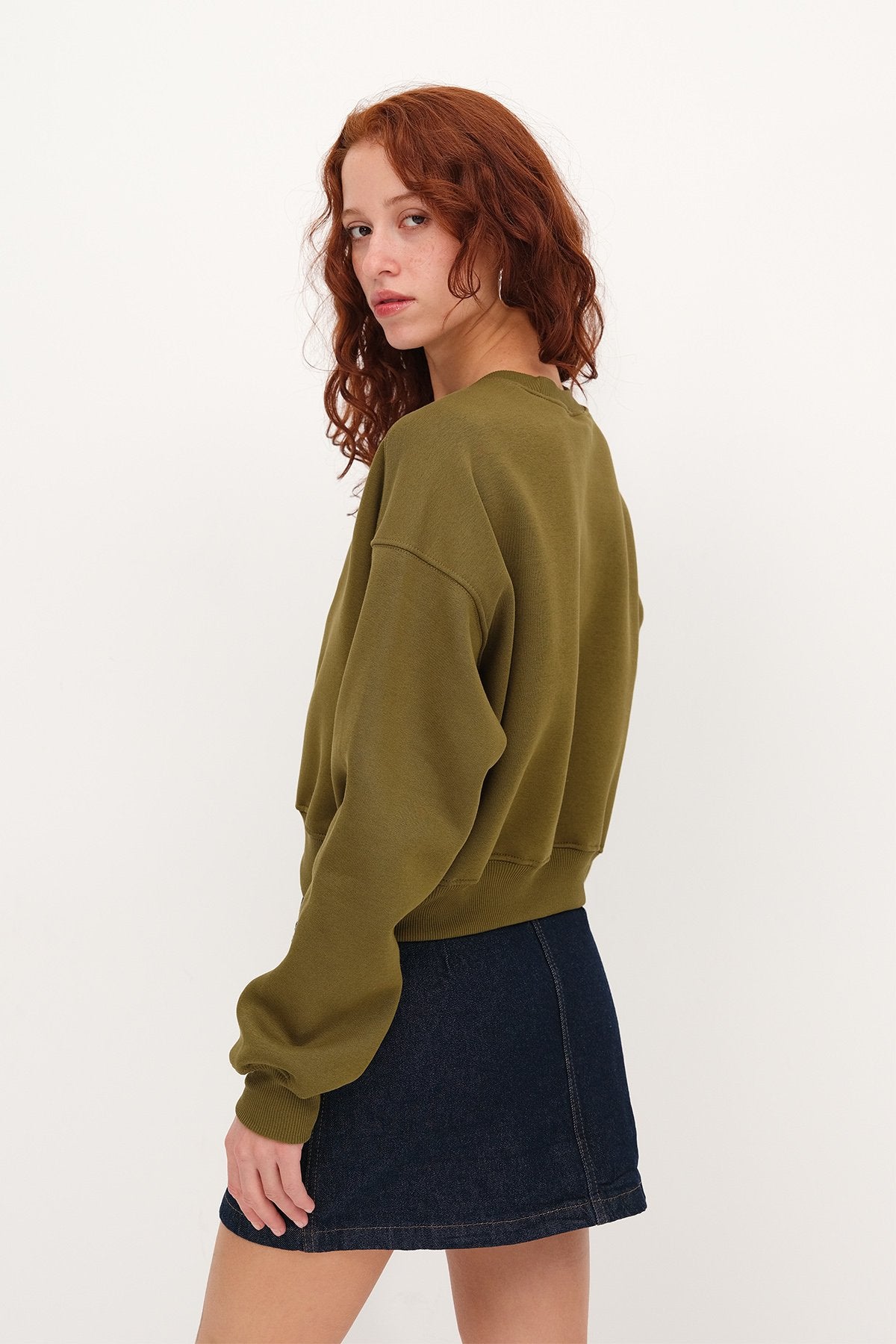 Olive_Brushed-Crew-Neck-Basic-Sweatshirt-addax