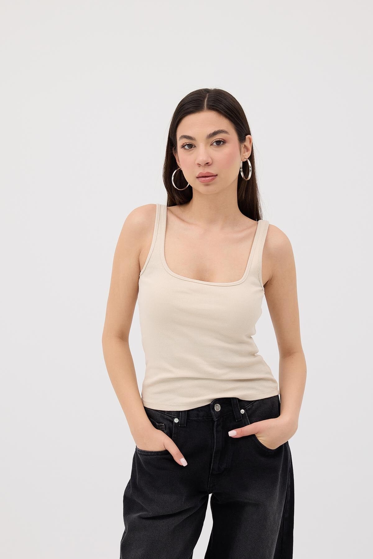 Stone_U-Neck-Basic-Top-addax