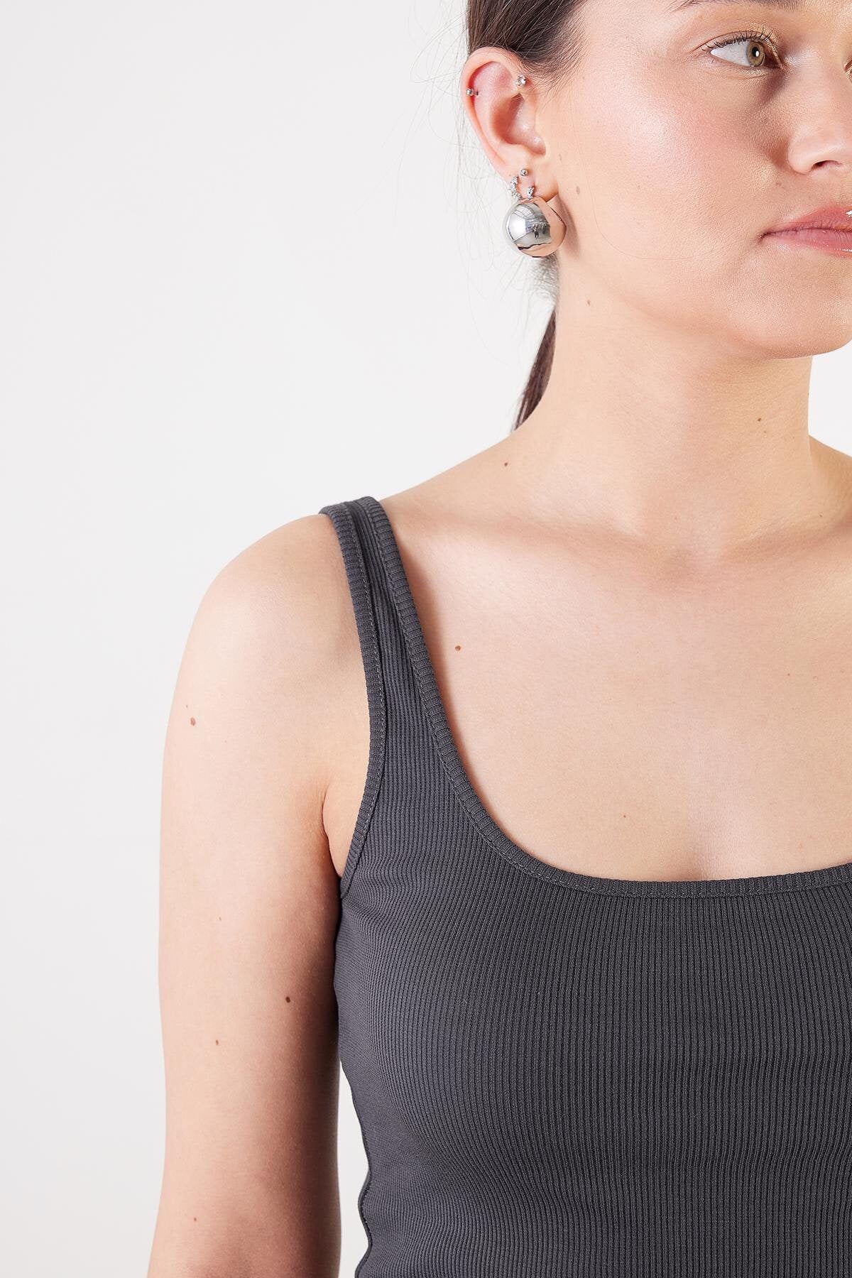 Charcoal_U-Neck-Basic-Top-addax