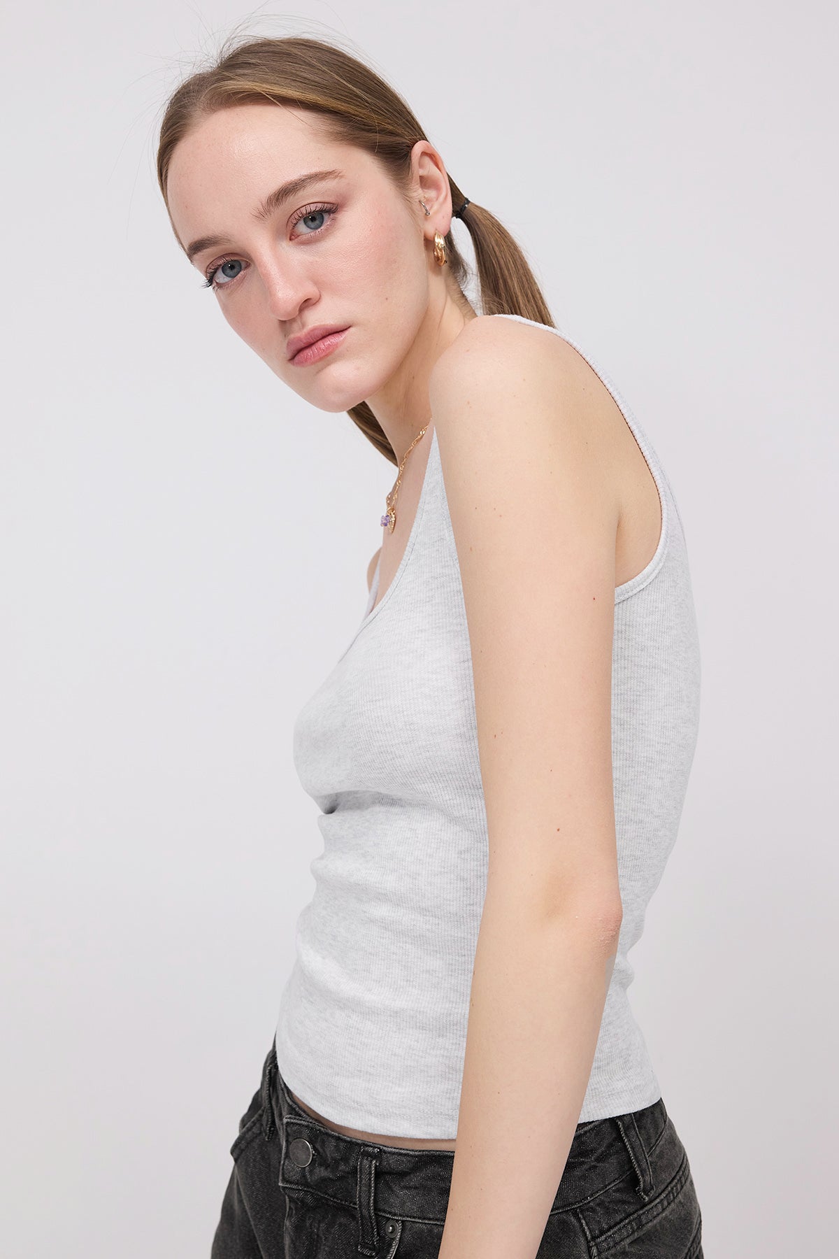 Snow-Melange_U-Neck-Basic-Top-addax