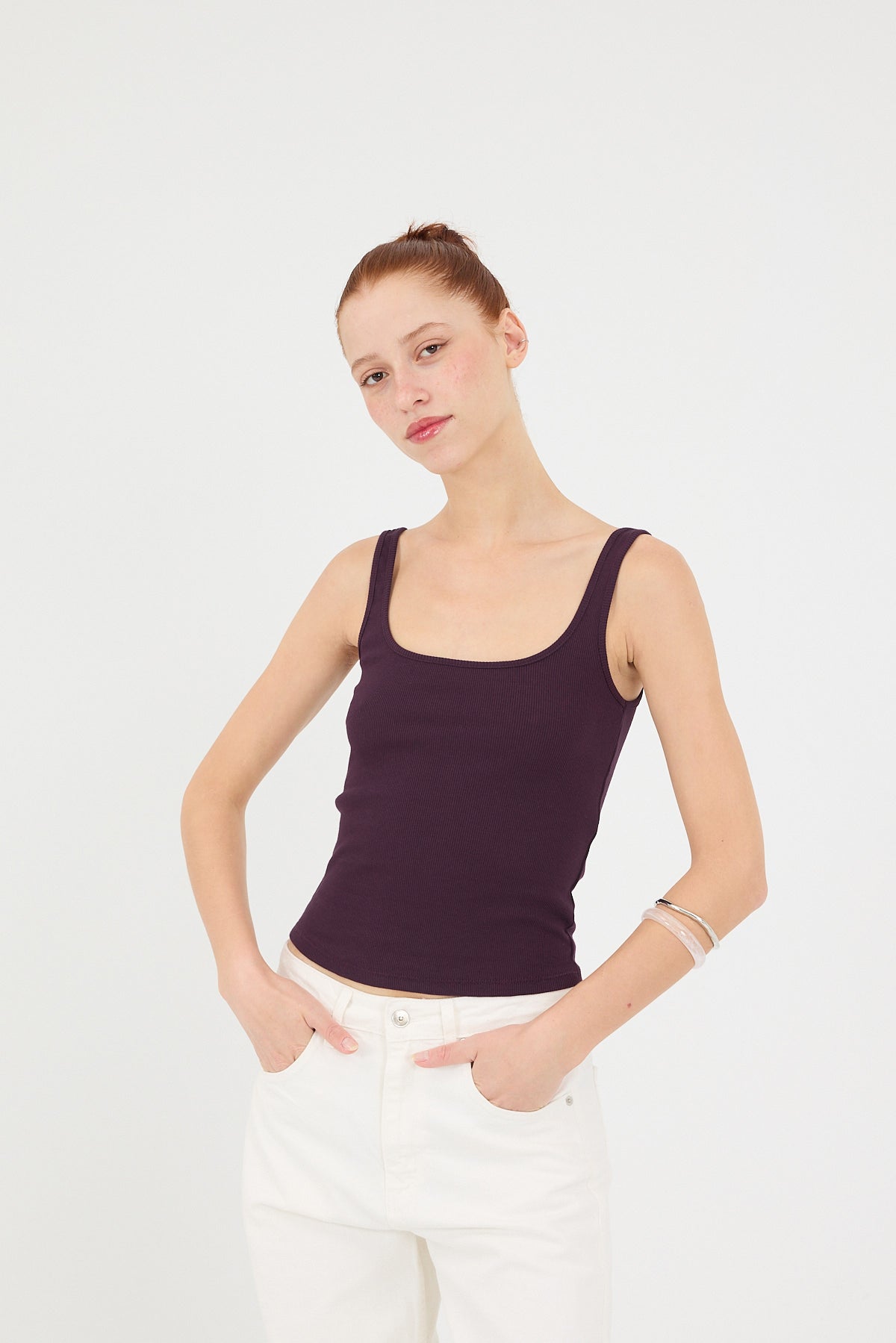 Gardenia_U-Neck-Basic-Top-addax