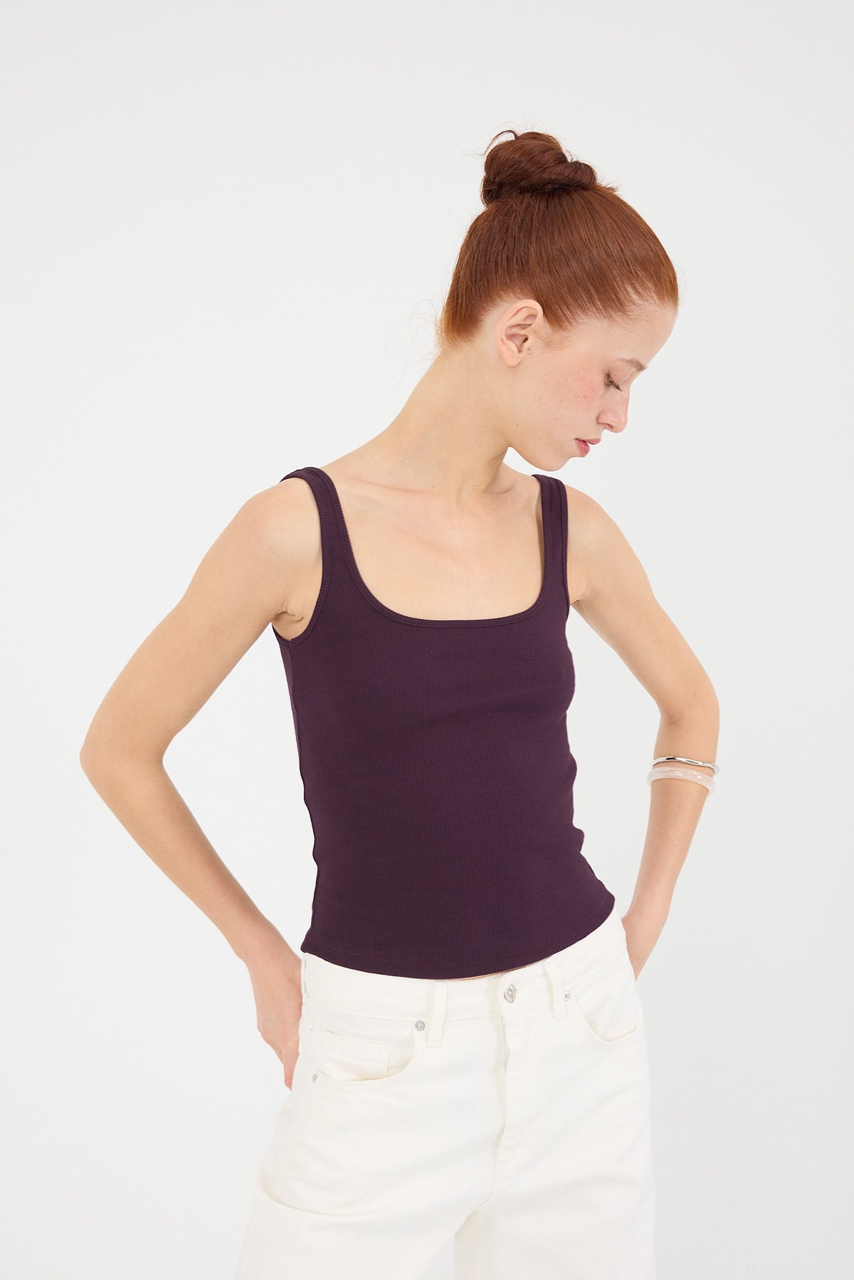 Gardenia_U-Neck-Basic-Top-addax