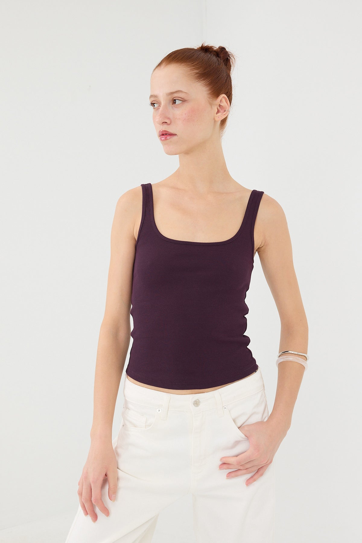 Gardenia_U-Neck-Basic-Top-addax