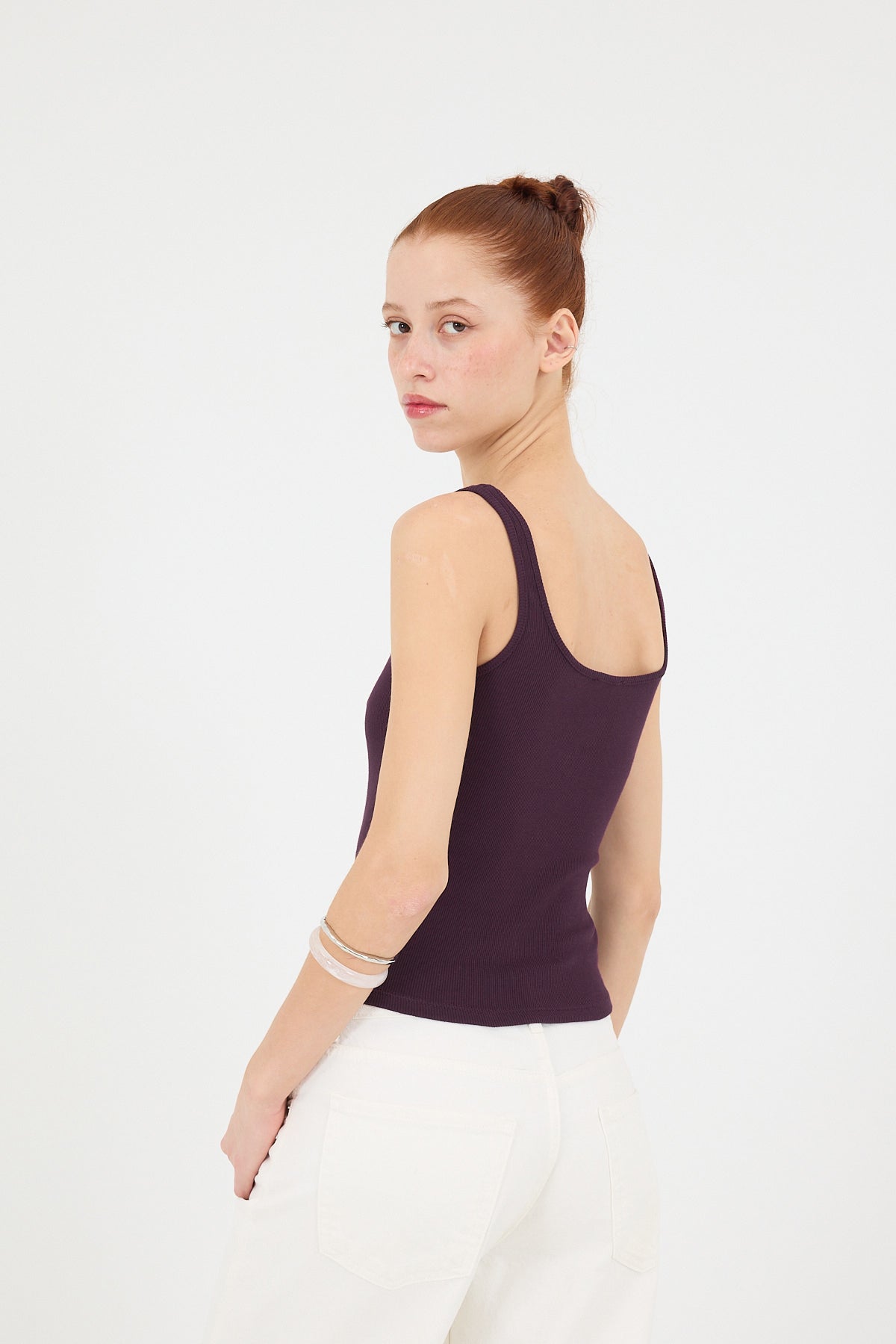 Gardenia_U-Neck-Basic-Top-addax