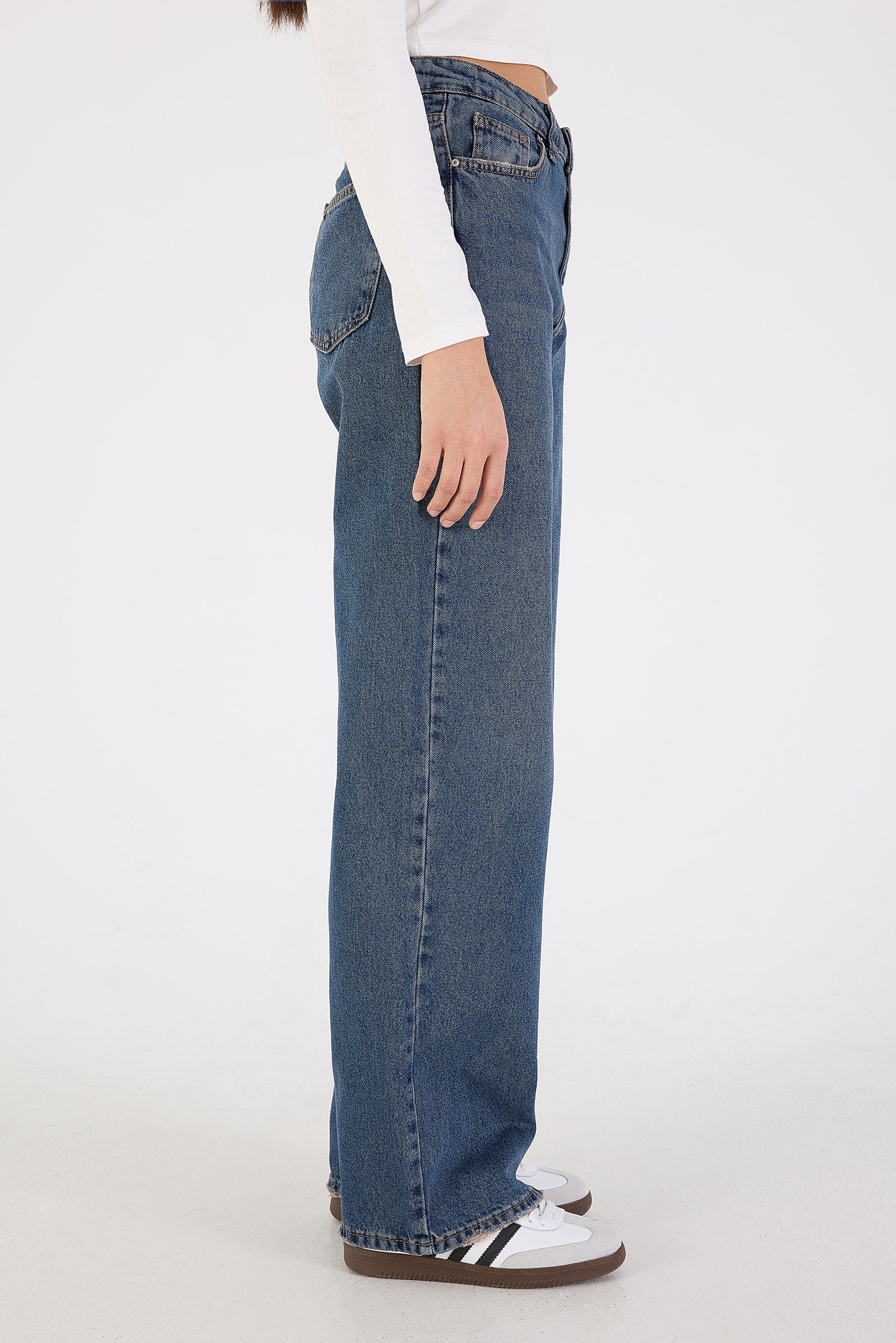 Dark-Blue_High-Waist-Wide-Leg-Jeans-addax