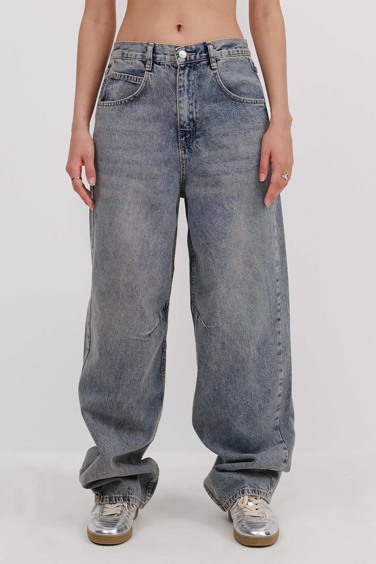 Light-Tint_Wide-Leg-Jeans-with-Strap-Detail-addax