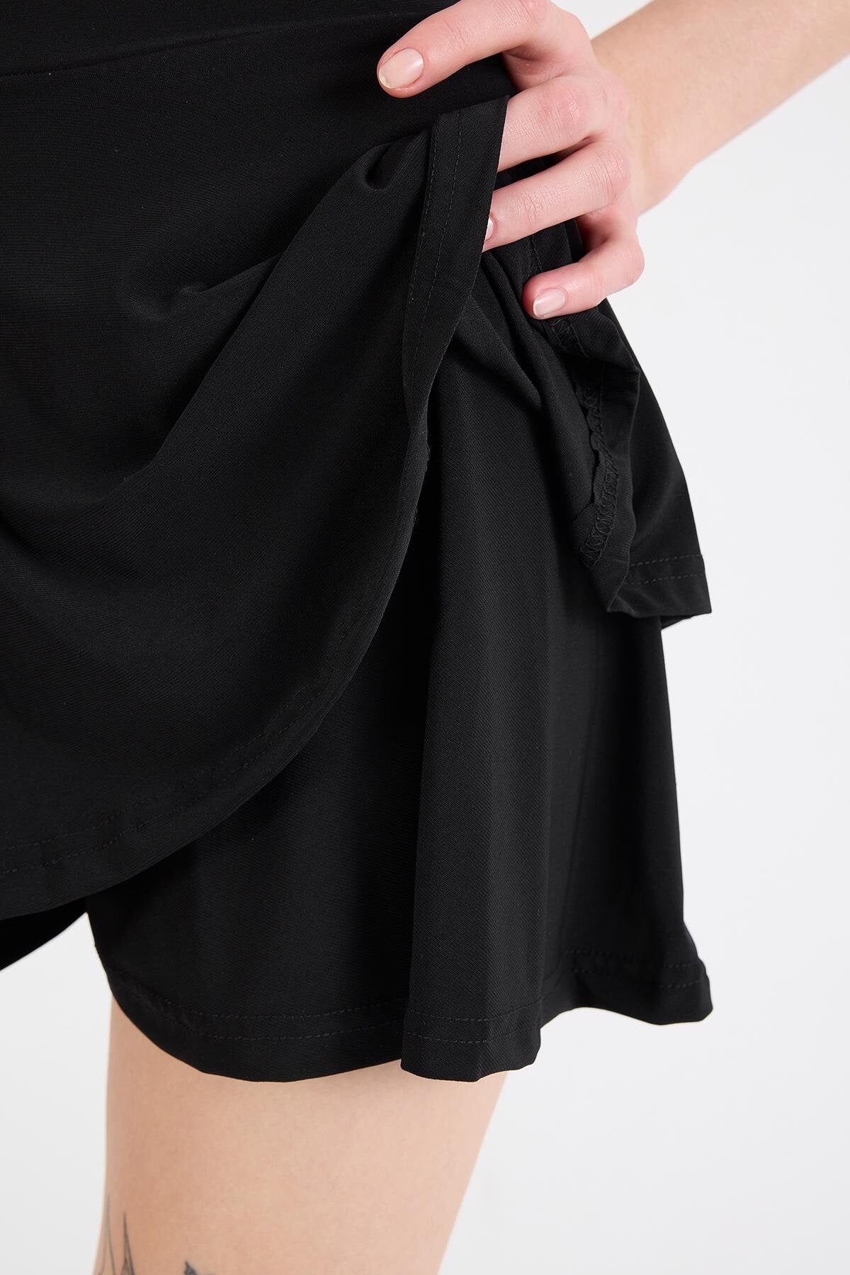 Black_Skort-With-Ruffle-addax