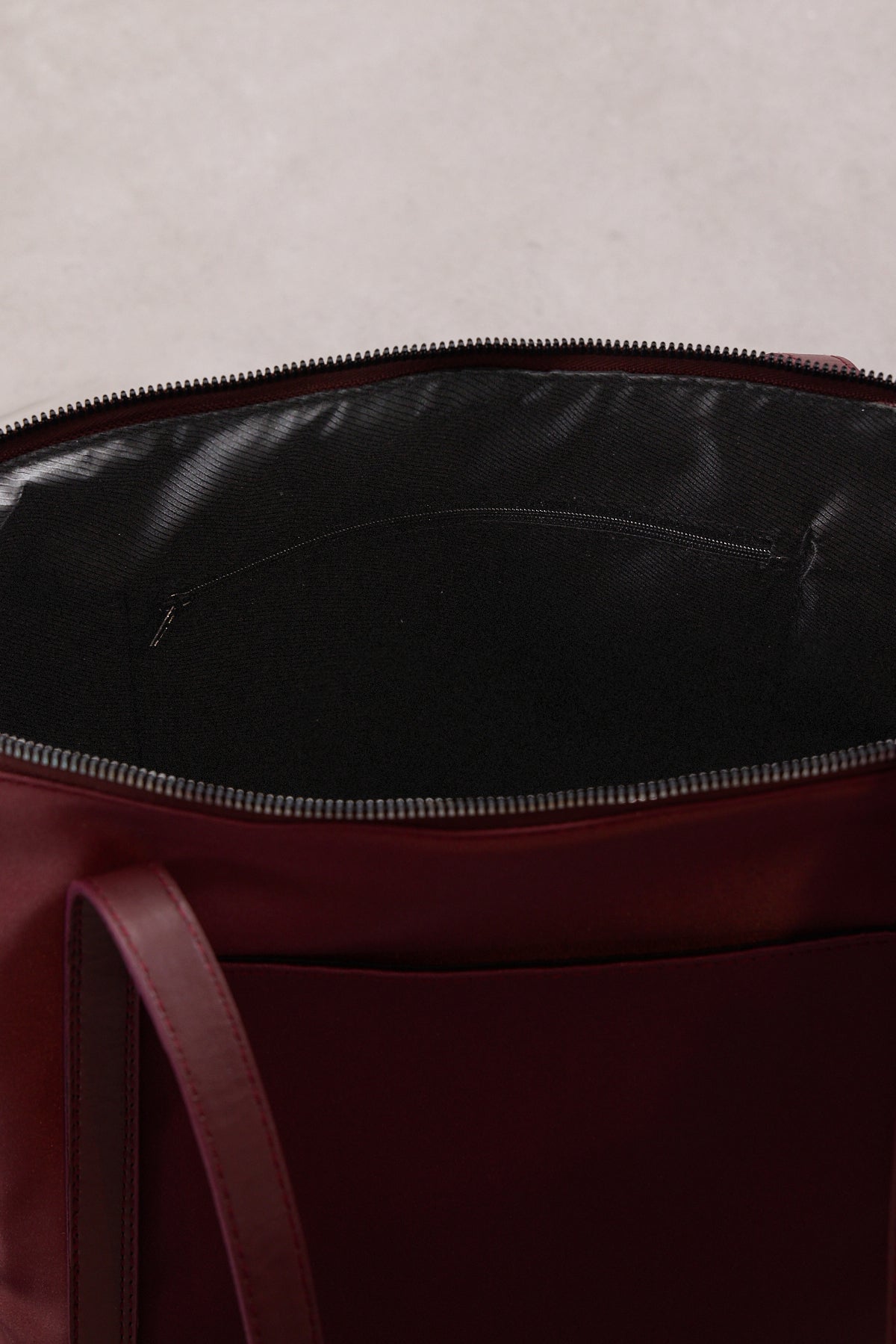 Burgundy_Shoulder-Bag-with-Strap-addax