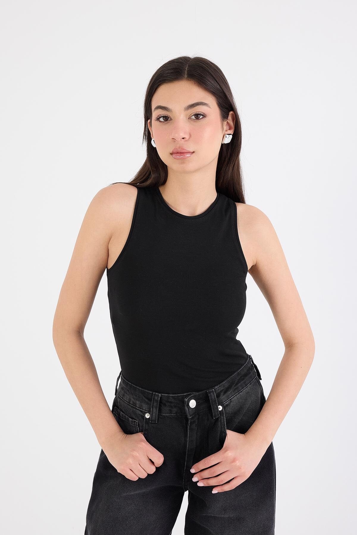 Black_Halter-Neck-Tank-Top-addax