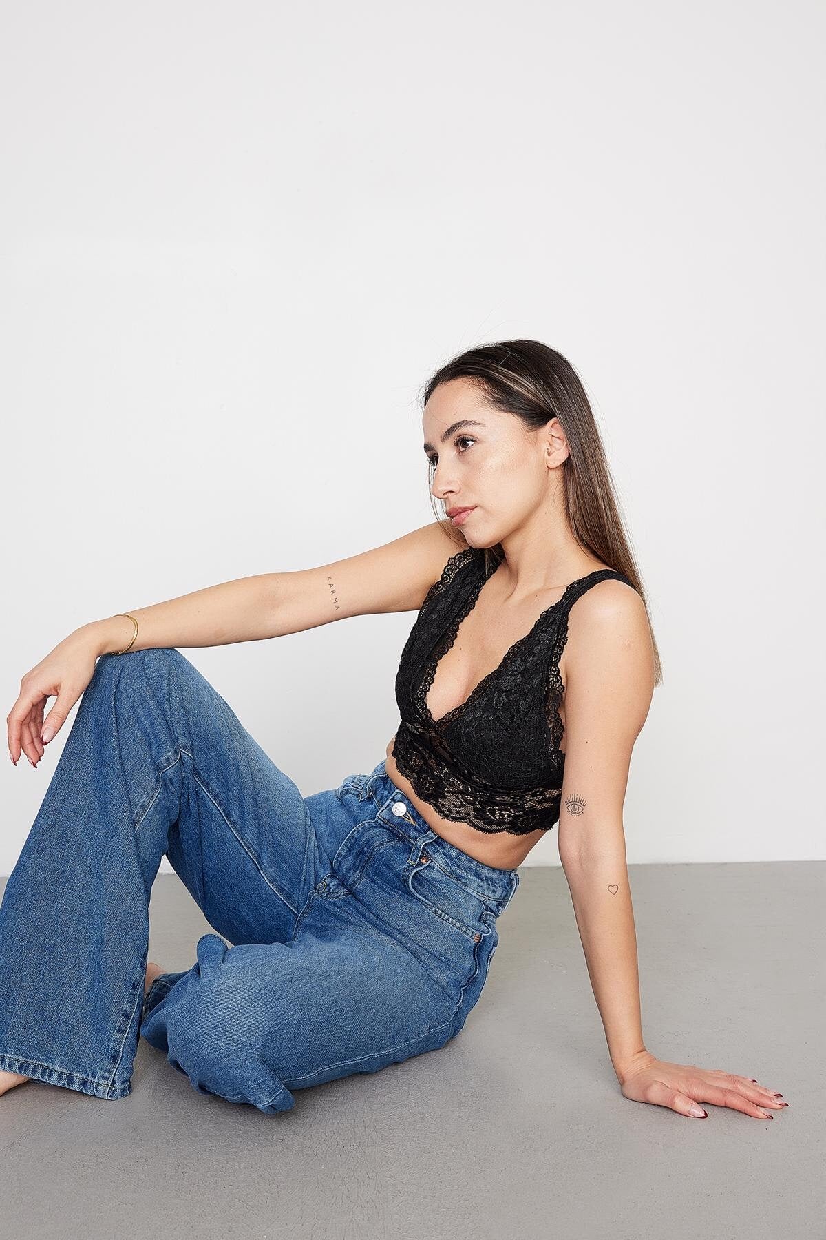 Black_Thick-Strap-Lace-Bustier-addax