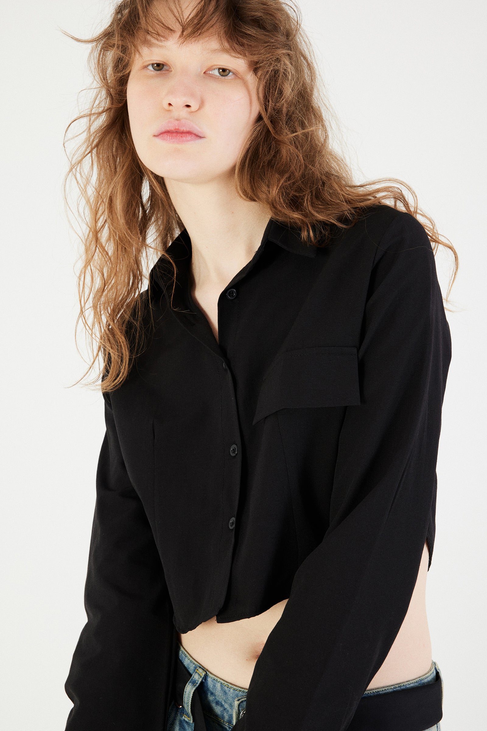 Black_Crop-Shirt-with-Pocket-Detail-addax