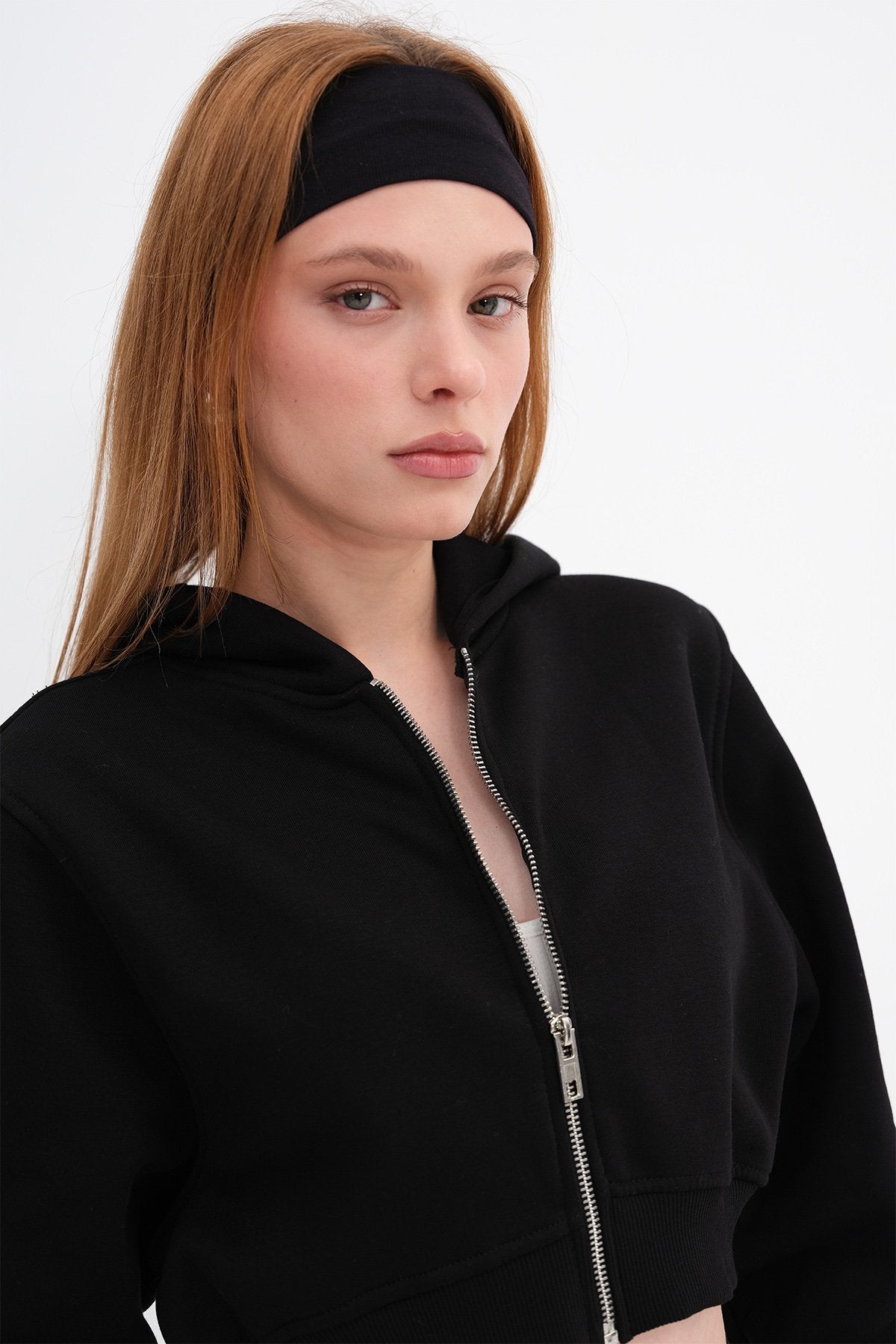 Black_Raised-Hooded-Crop-Sweatshirt-addax