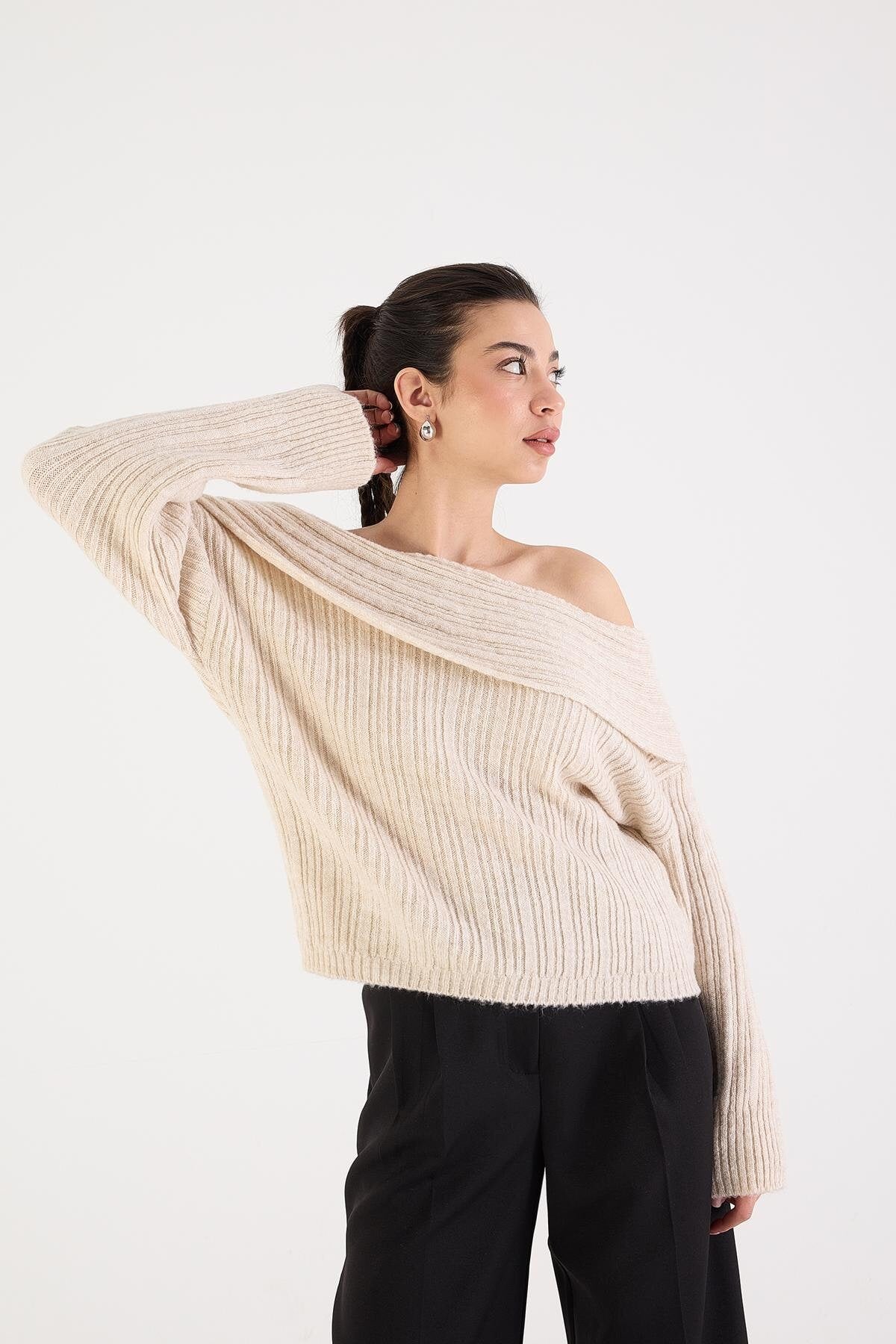 Stone_Boat-Neck-Long-Sleeve-Knit-Sweater-addax