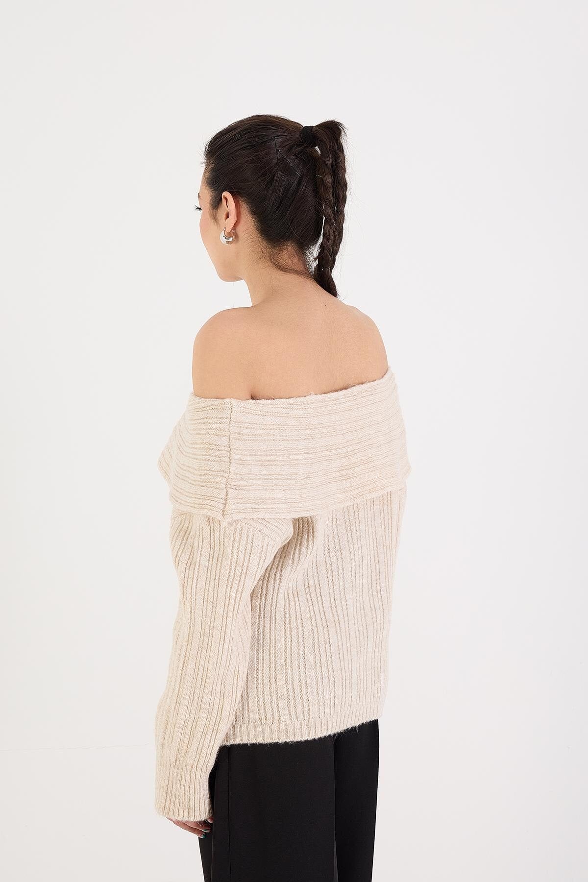 Stone_Boat-Neck-Long-Sleeve-Knit-Sweater-addax