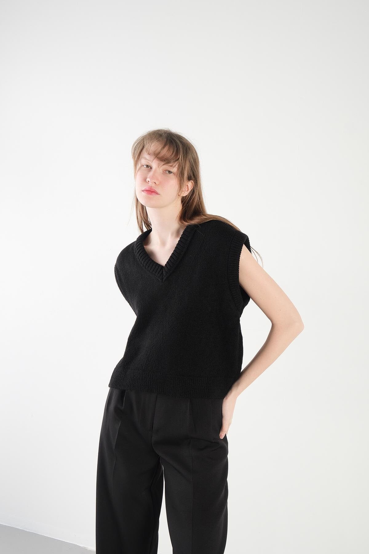 Black_V-Neck-Knit-Vest-addax