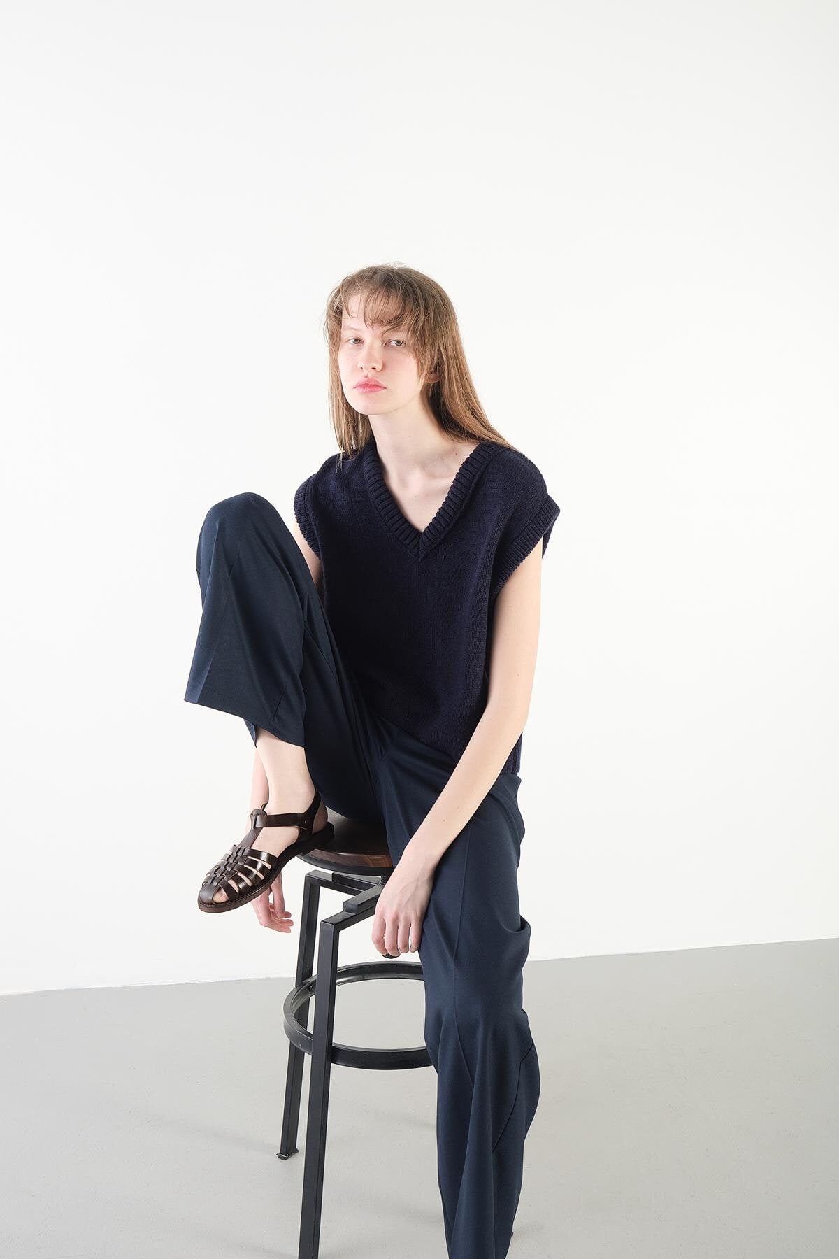 Night-Blue_V-Neck-Knit-Vest-addax