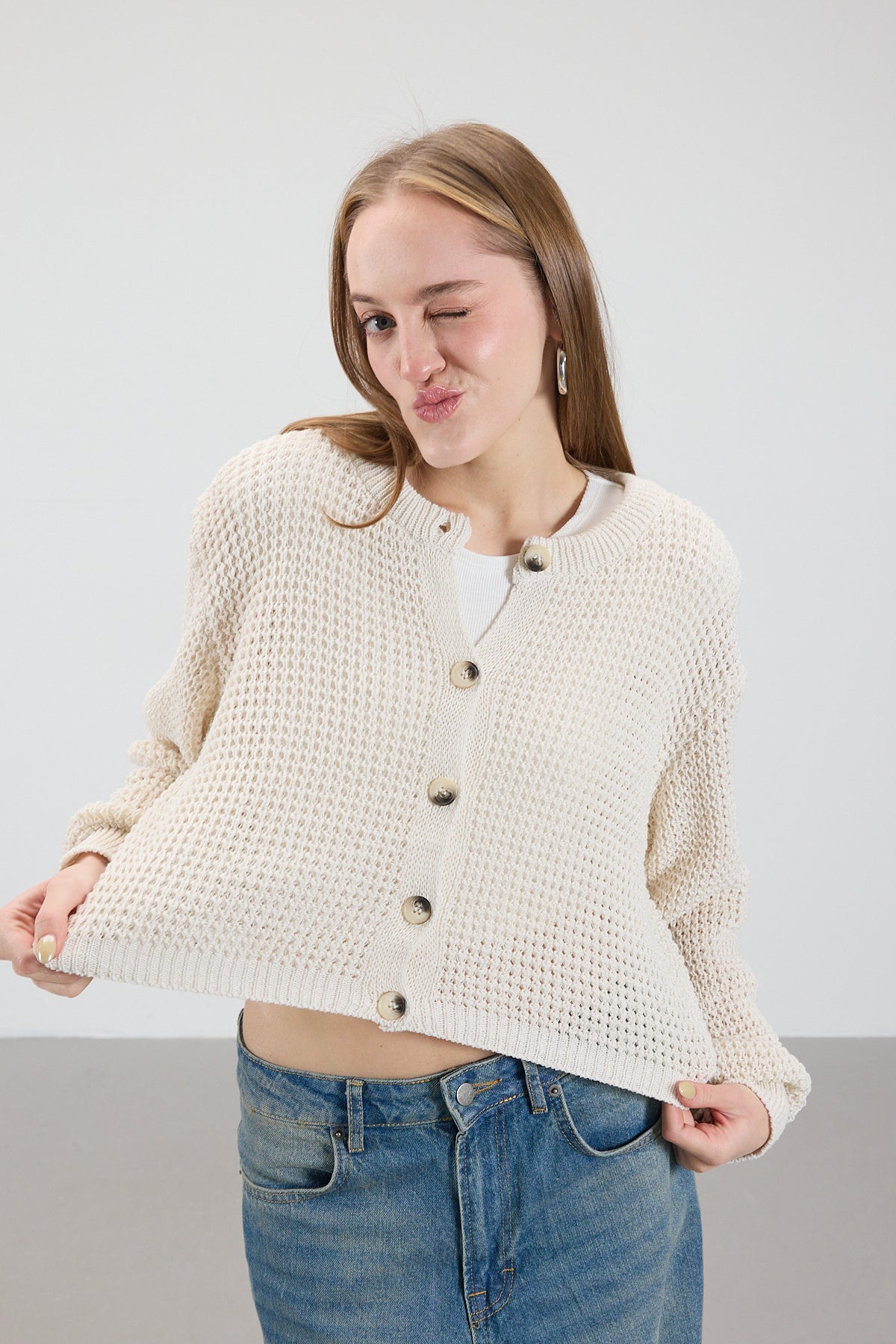 Stone_Button-Knit-Cardigan-addax