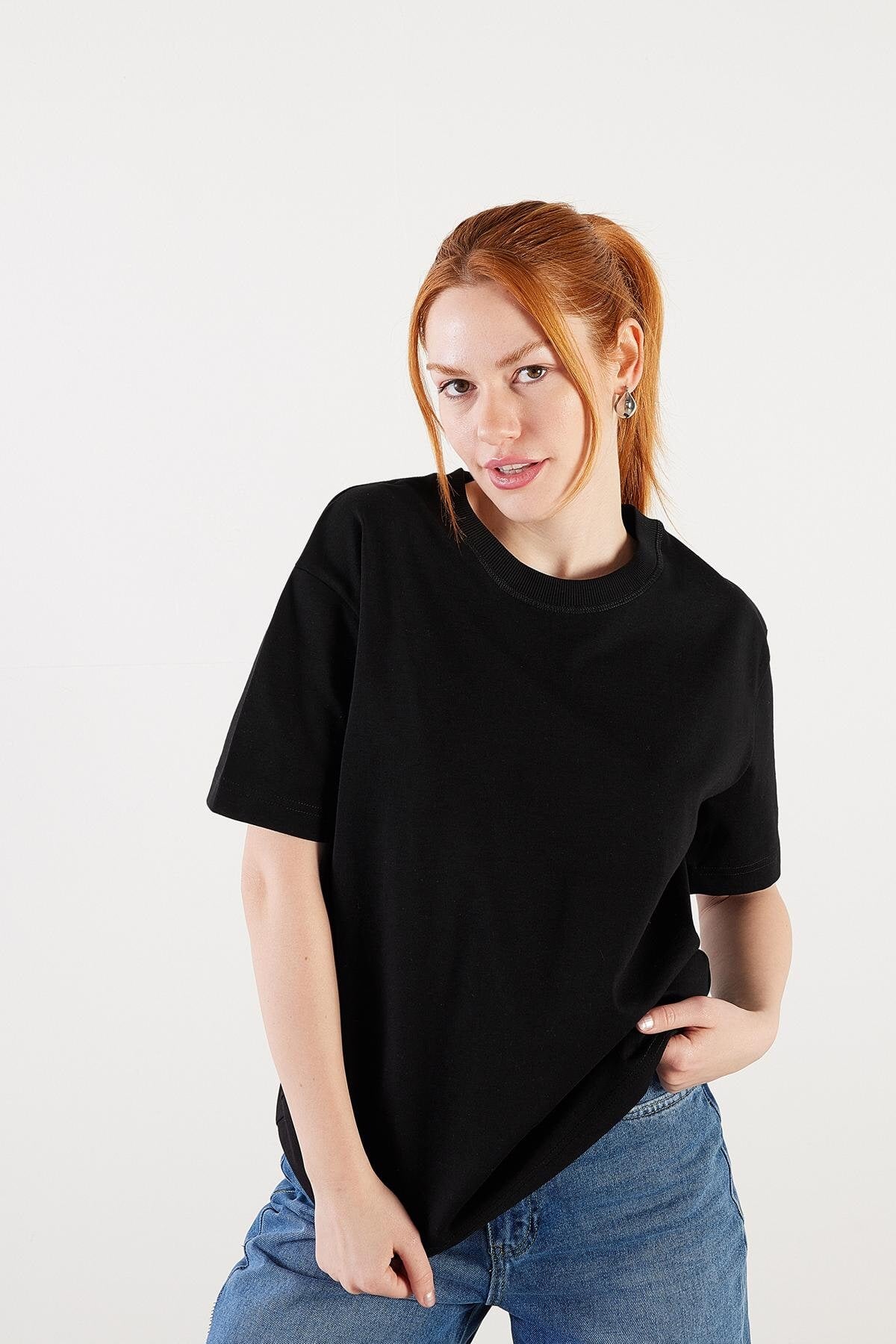 Black_Round-Neck-Basic-T-shirt-addax
