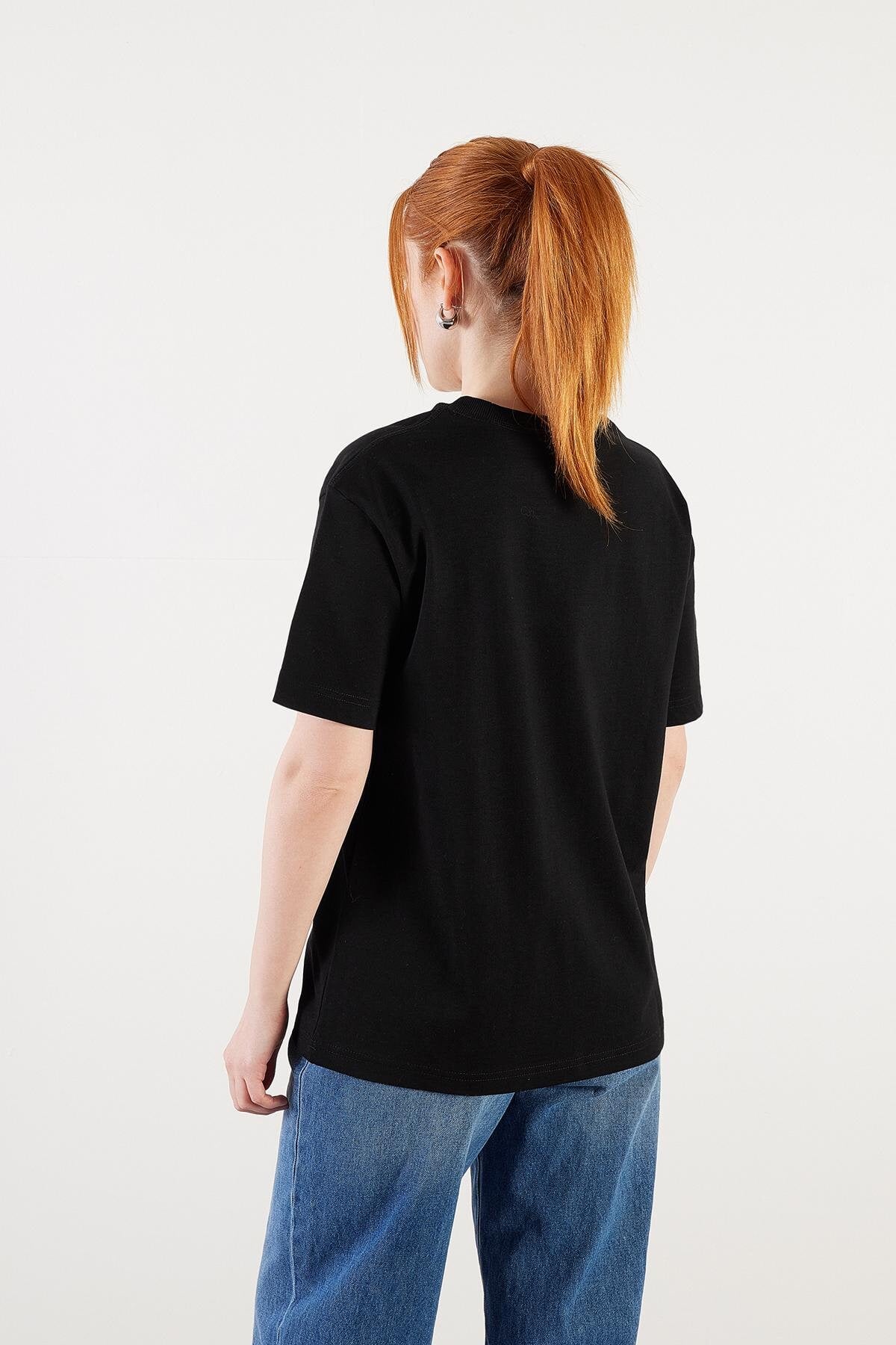 Black_Round-Neck-Basic-T-shirt-addax