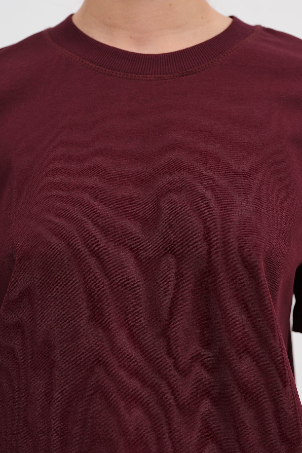Burgundy_Round-Neck-Basic-T-shirt-addax