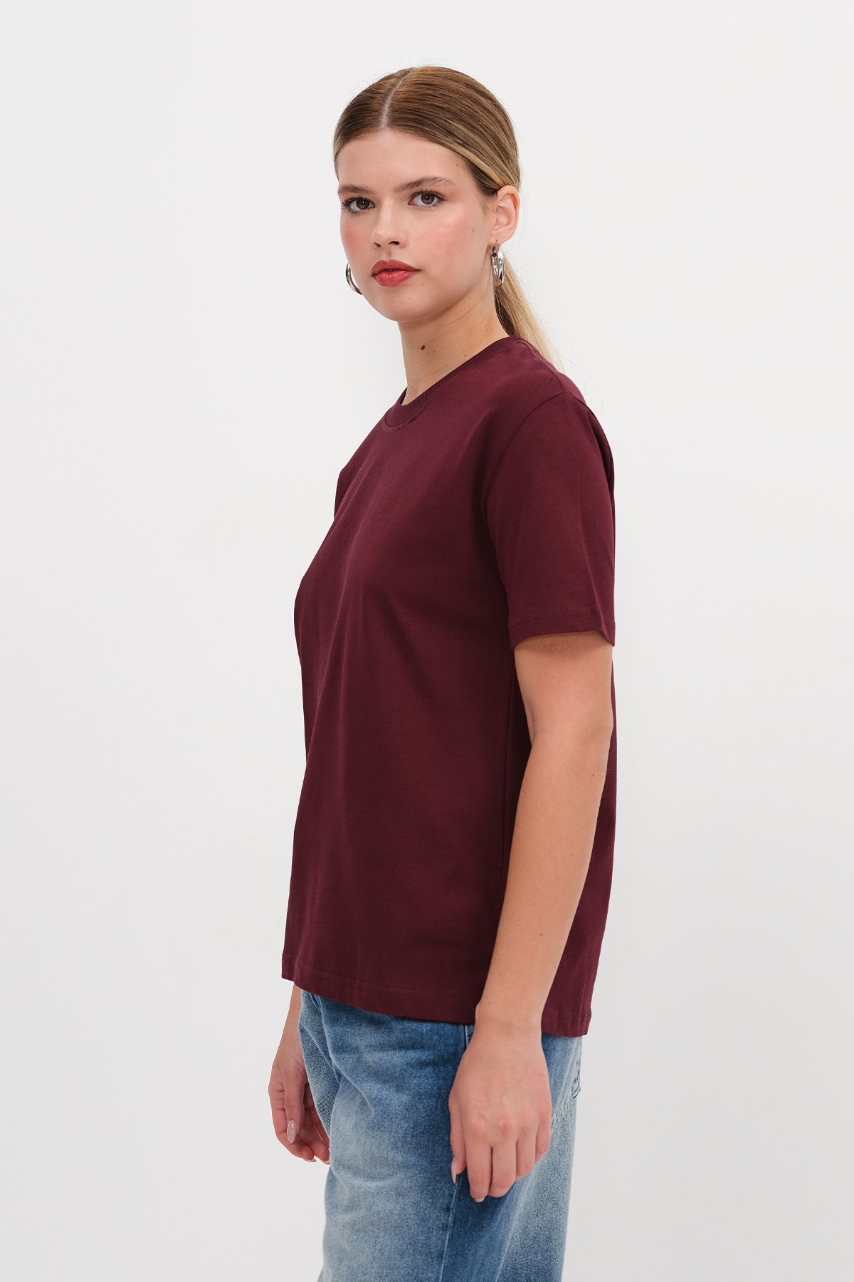 Burgundy_Round-Neck-Basic-T-shirt-addax