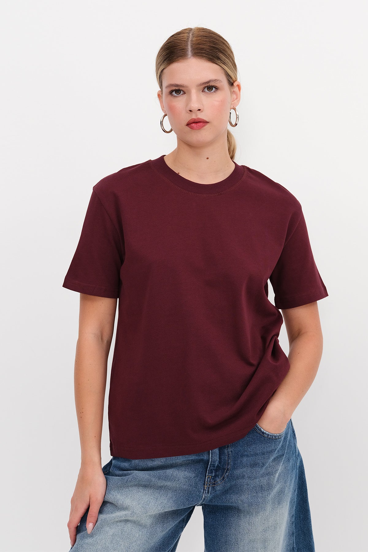 Burgundy_Round-Neck-Basic-T-shirt-addax