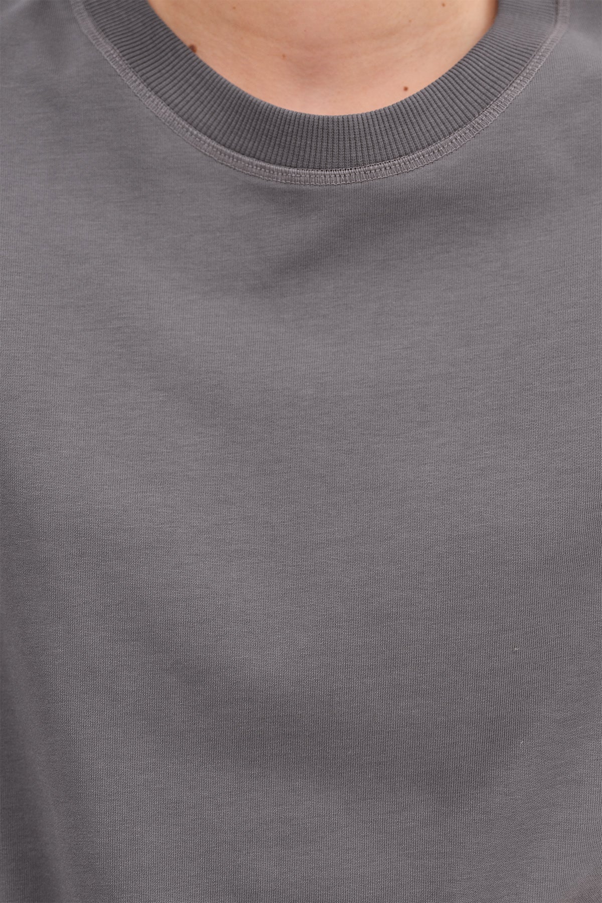 Lead-Grey_Round-Neck-Basic-T-shirt-addax
