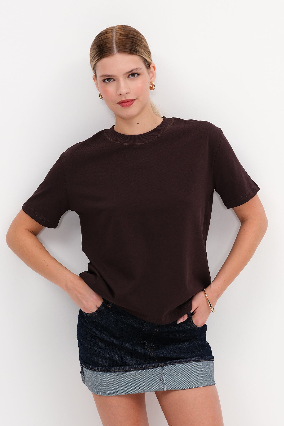 Dark-Brown_Round-Neck-Basic-T-shirt-addax