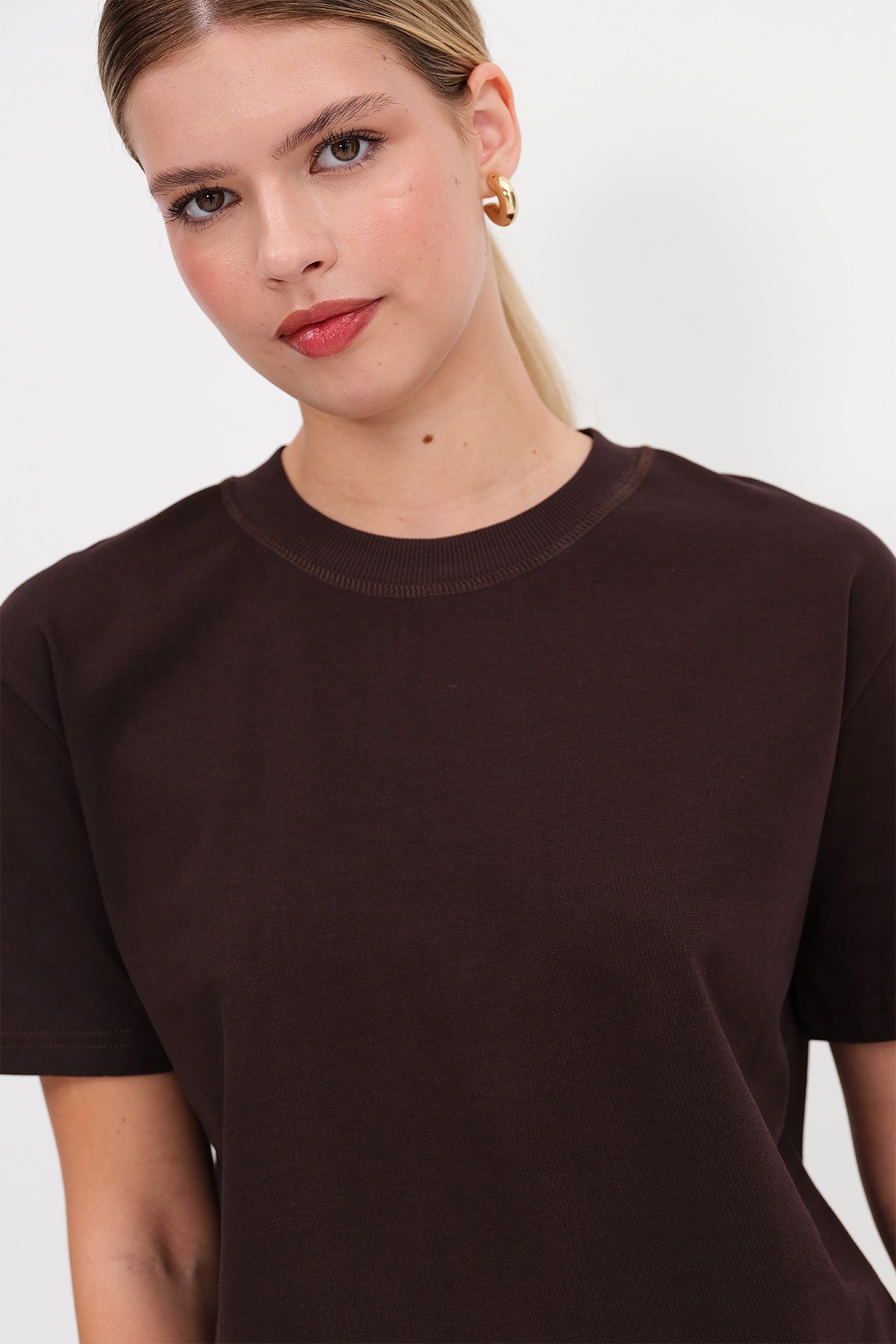 Dark-Brown_Round-Neck-Basic-T-shirt-addax