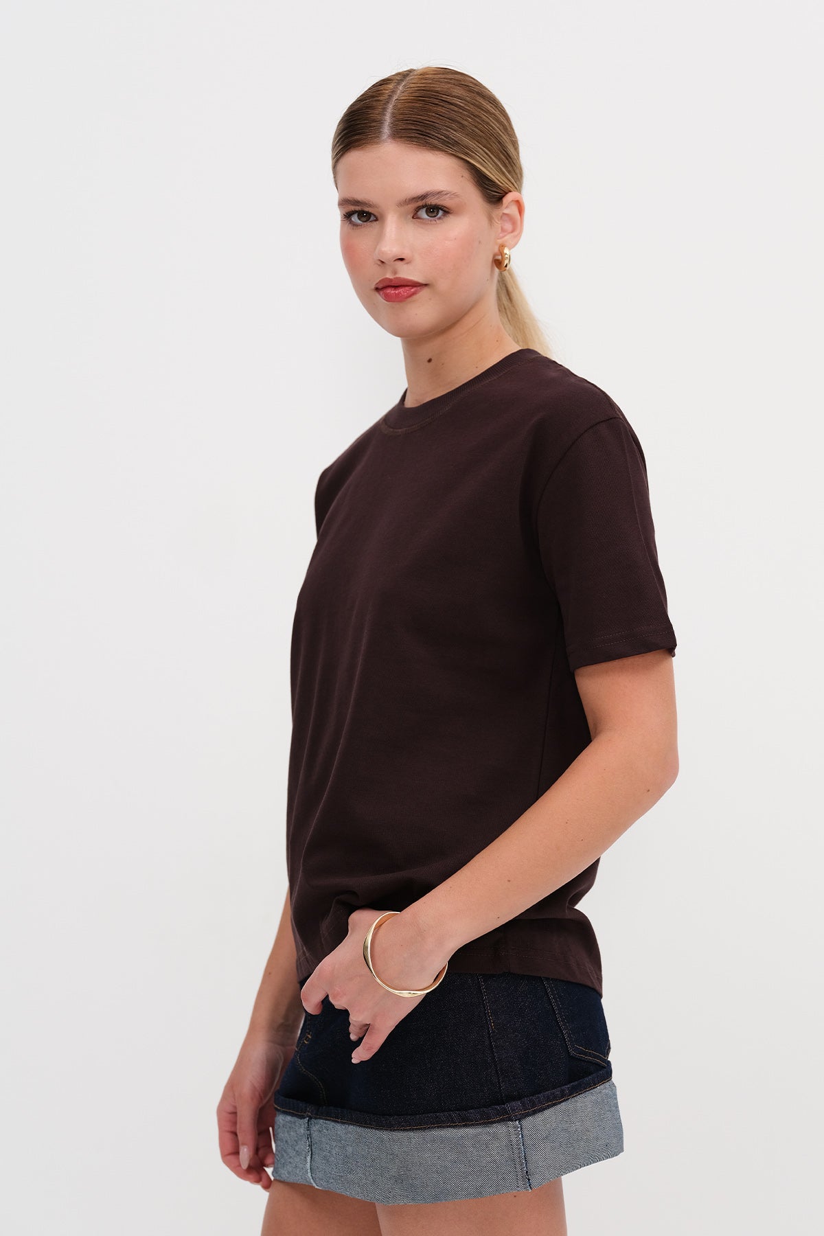 Dark-Brown_Round-Neck-Basic-T-shirt-addax