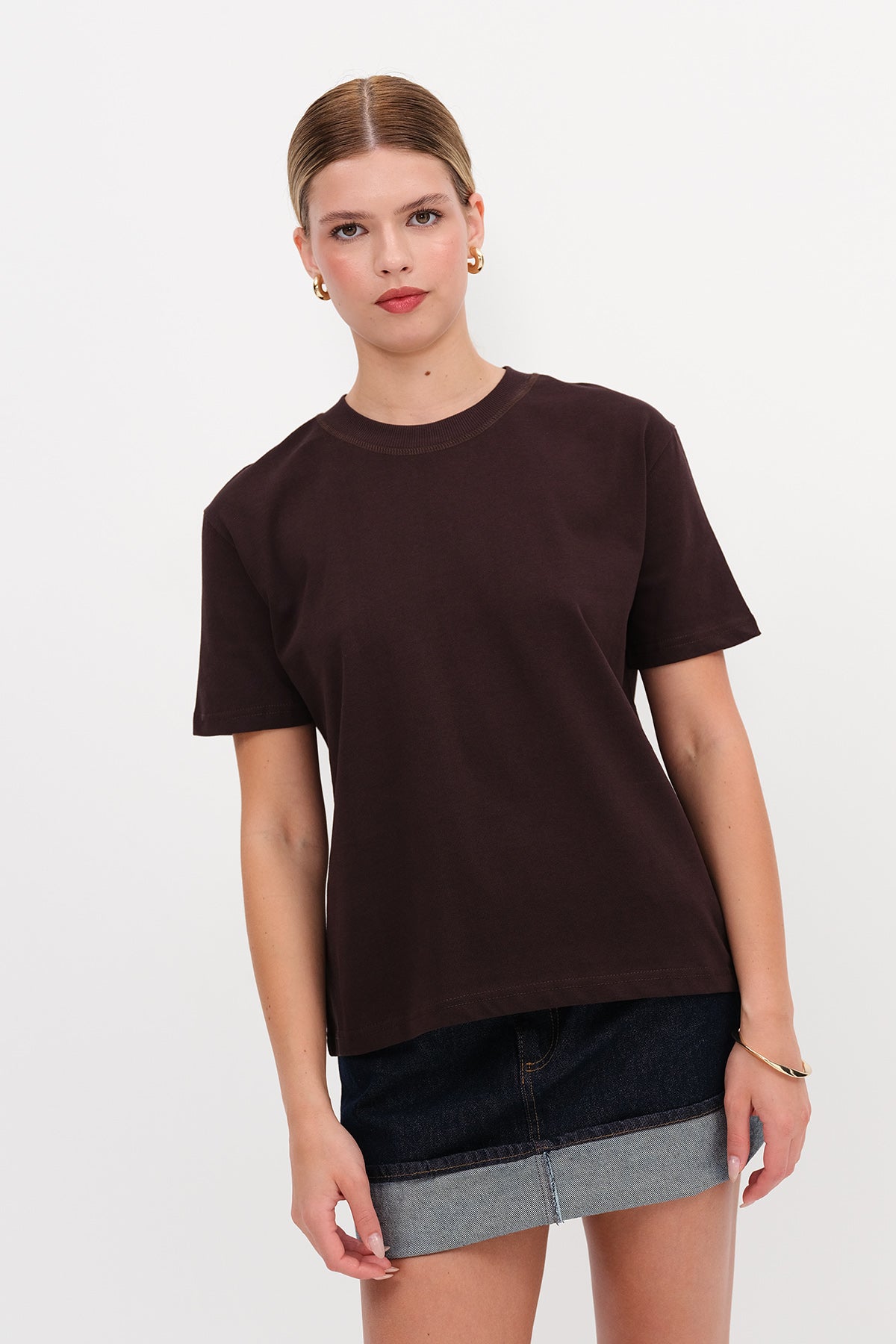 Dark-Brown_Round-Neck-Basic-T-shirt-addax