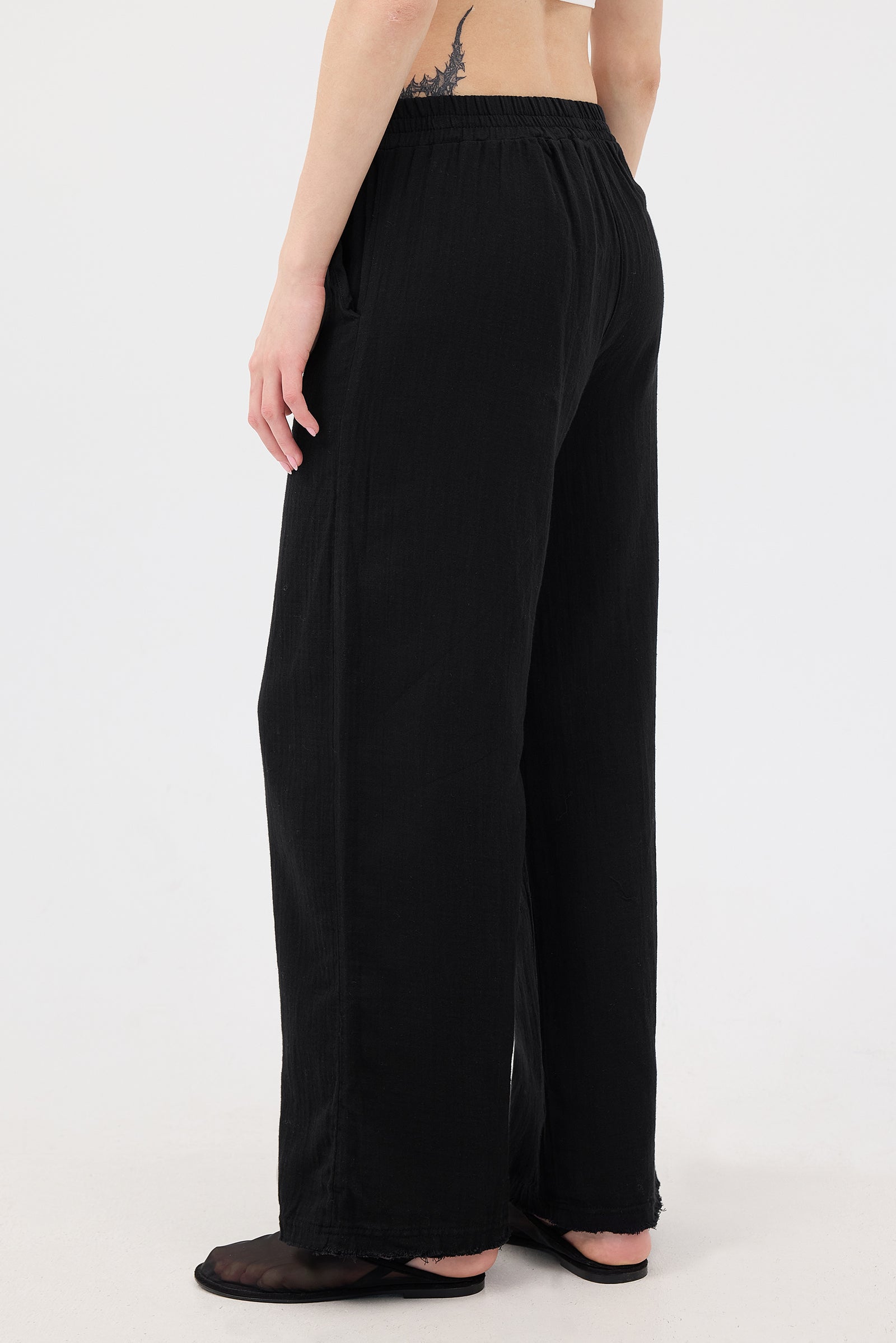 Black_Wide-Leg-Trousers-With-Elastic-Waist-addax