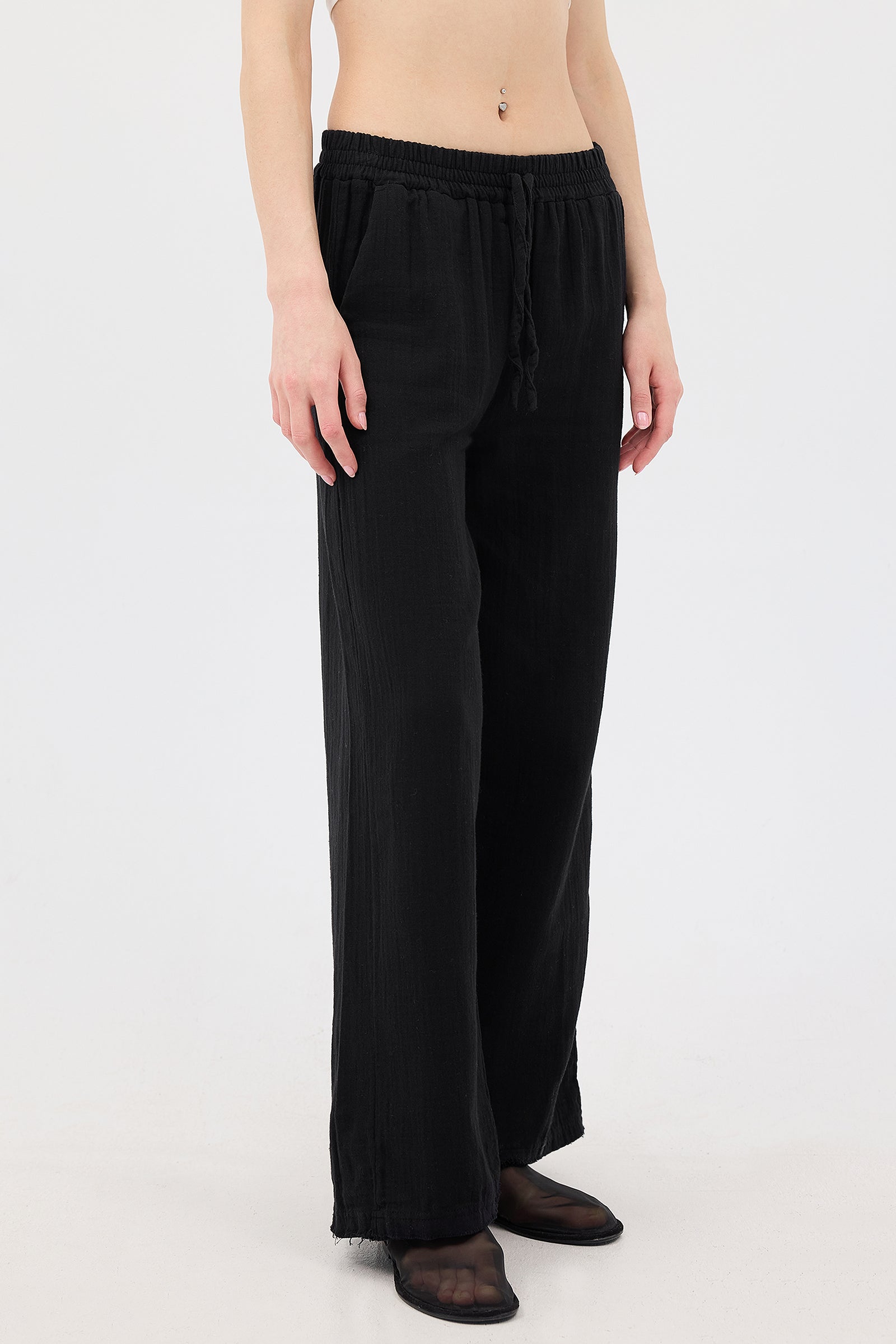 Black_Wide-Leg-Trousers-With-Elastic-Waist-addax