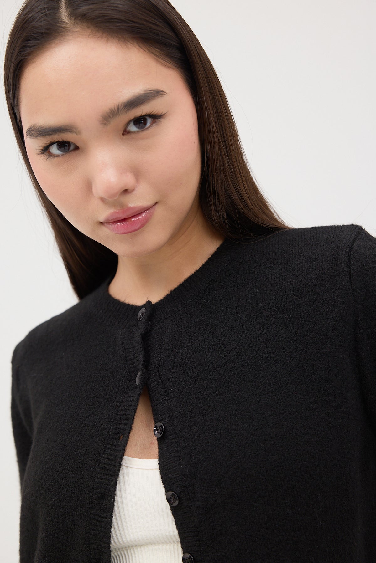 Black_Crew-Neck-Buttoned-Knitwear-Cardigan-addax