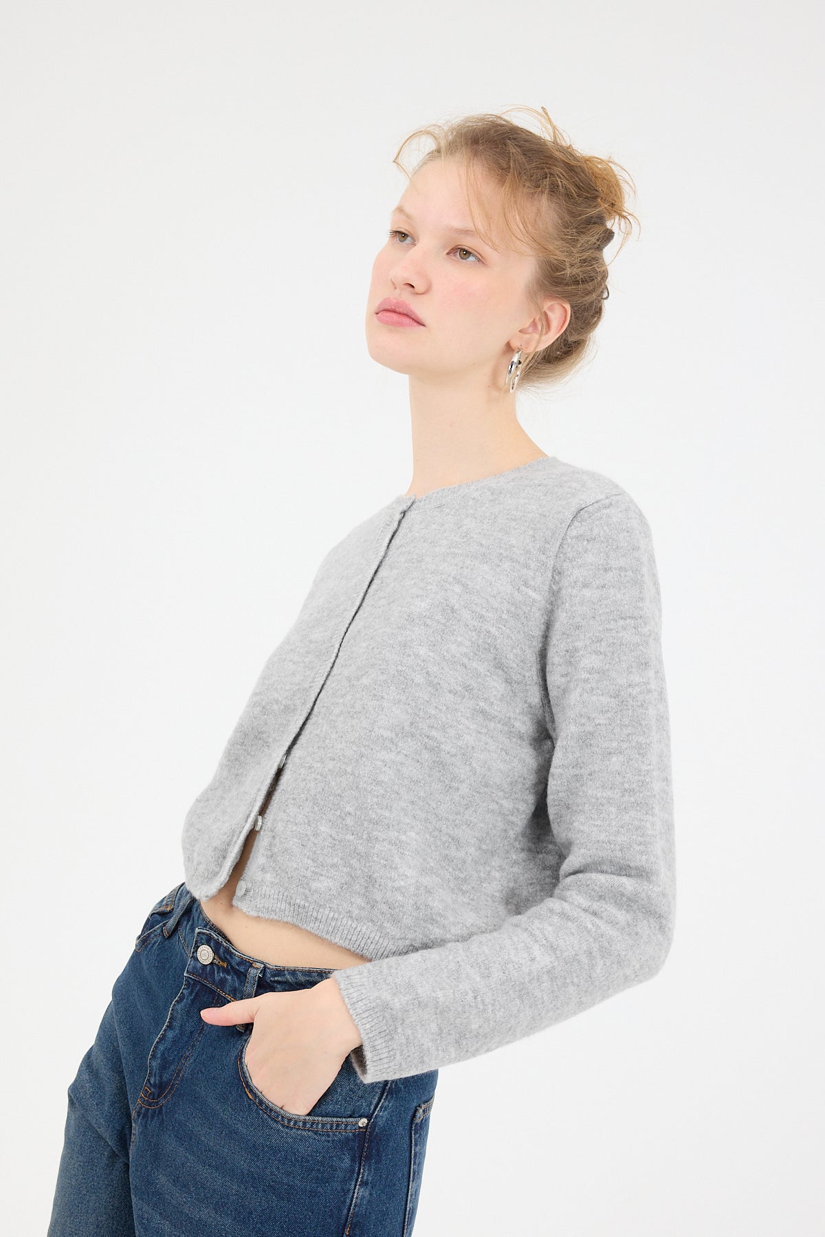 Grey_Crew-Neck-Buttoned-Knitwear-Cardigan-addax