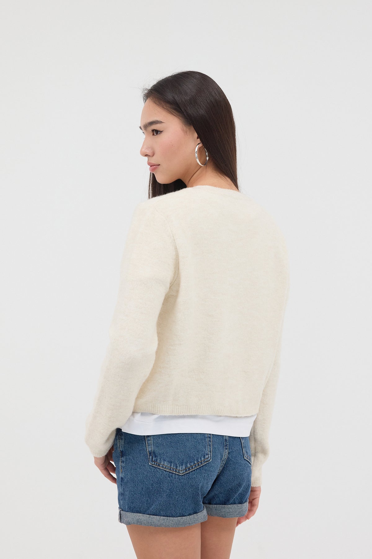 Beige_Crew-Neck-Buttoned-Knitwear-Cardigan-addax