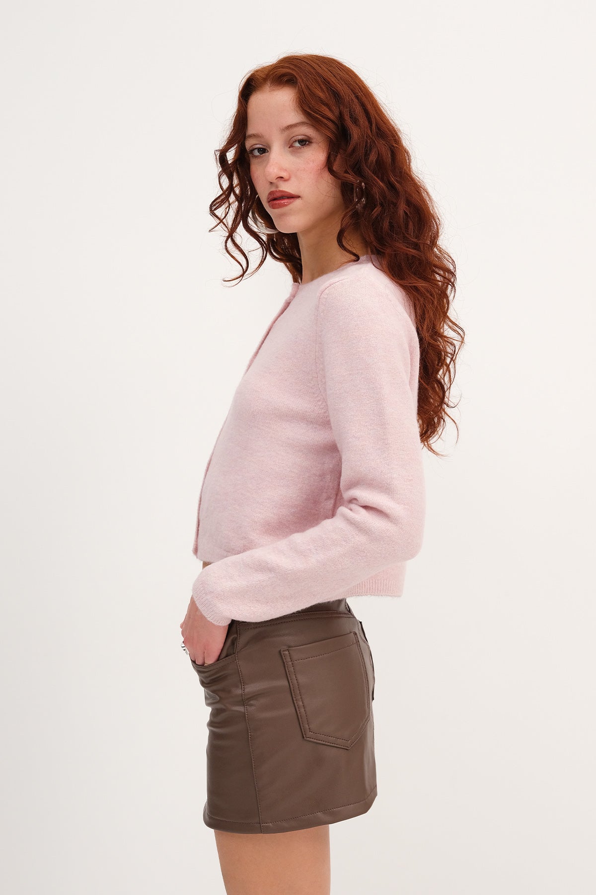 Lotus_Crew-Neck-Buttoned-Knitwear-Cardigan-addax