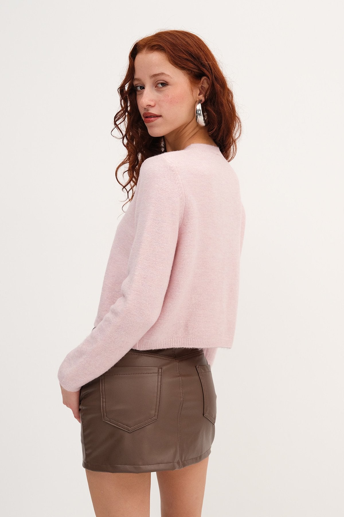 Lotus_Crew-Neck-Buttoned-Knitwear-Cardigan-addax