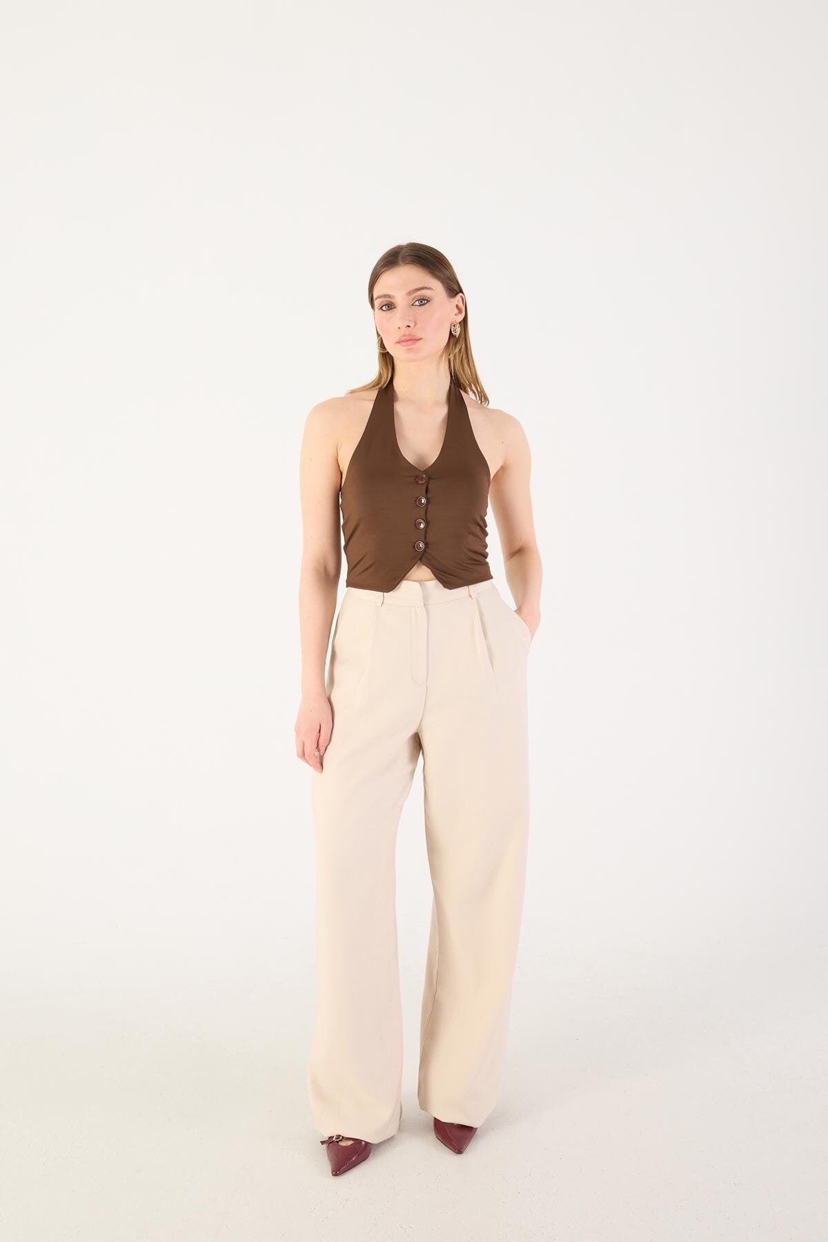 Bitter-Coffee_Neck-Buttoned-Vest-addax