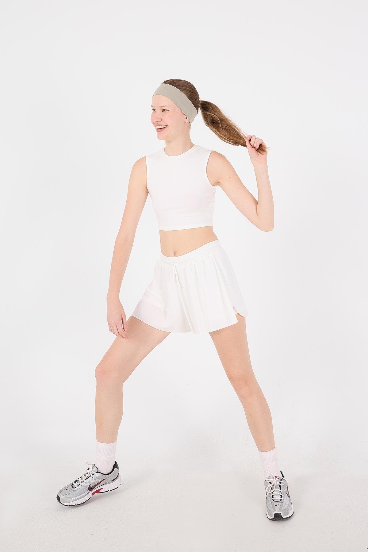 White_Shorts-With-Elastic-Waist-addax