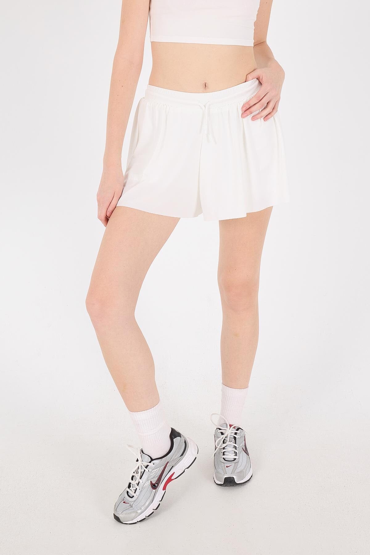 White_Shorts-With-Elastic-Waist-addax