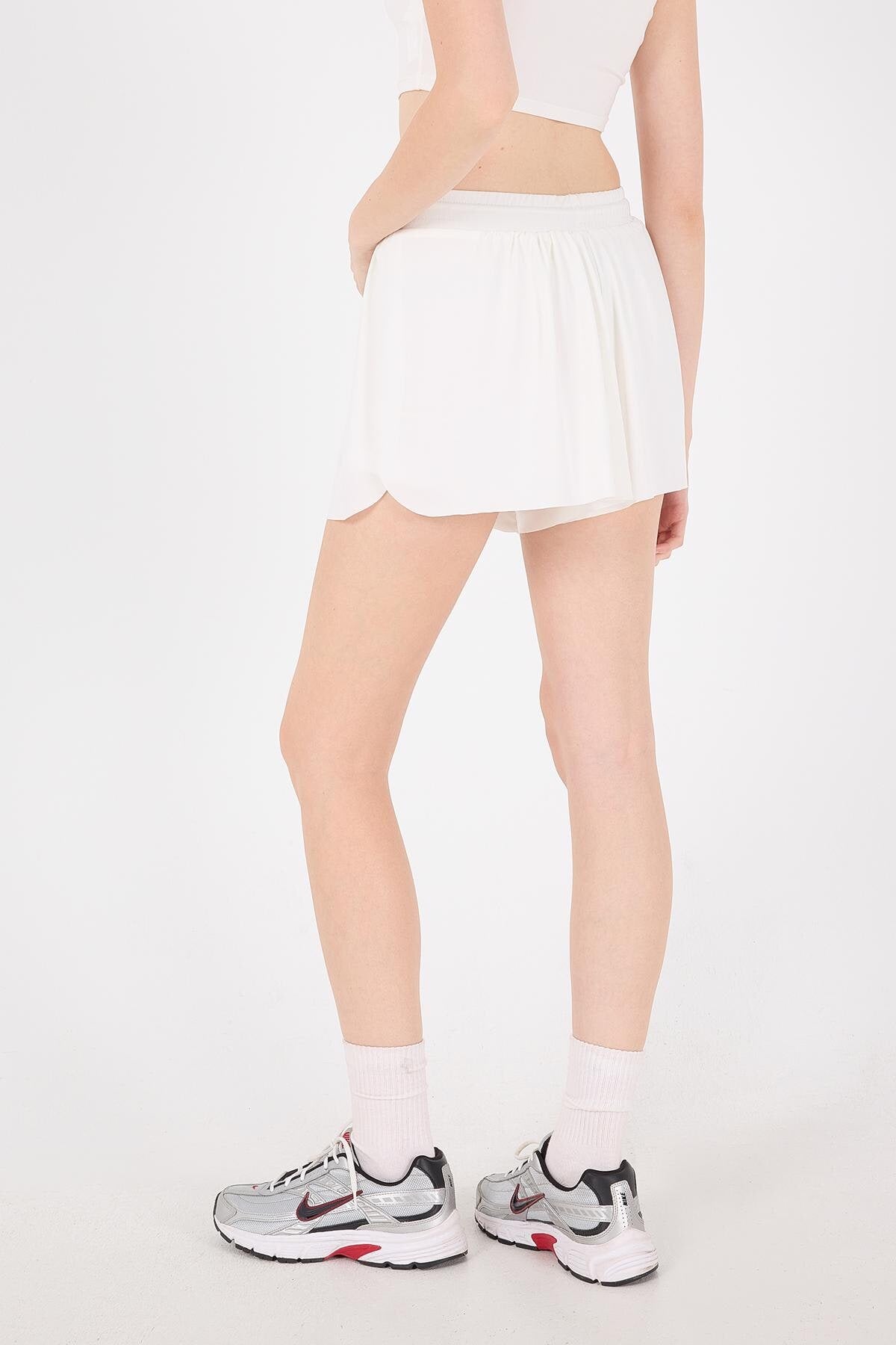 White_Shorts-With-Elastic-Waist-addax