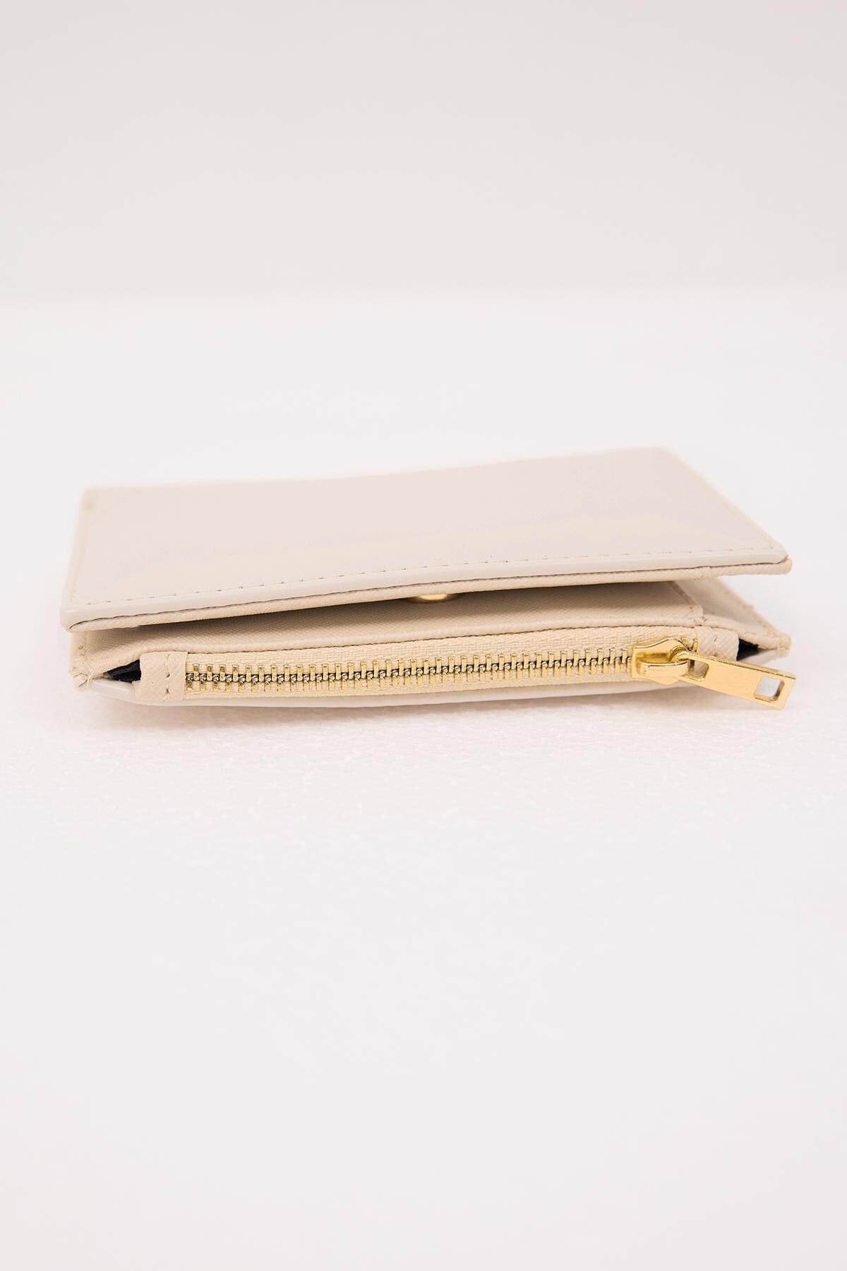 Beige_Wallet-addax