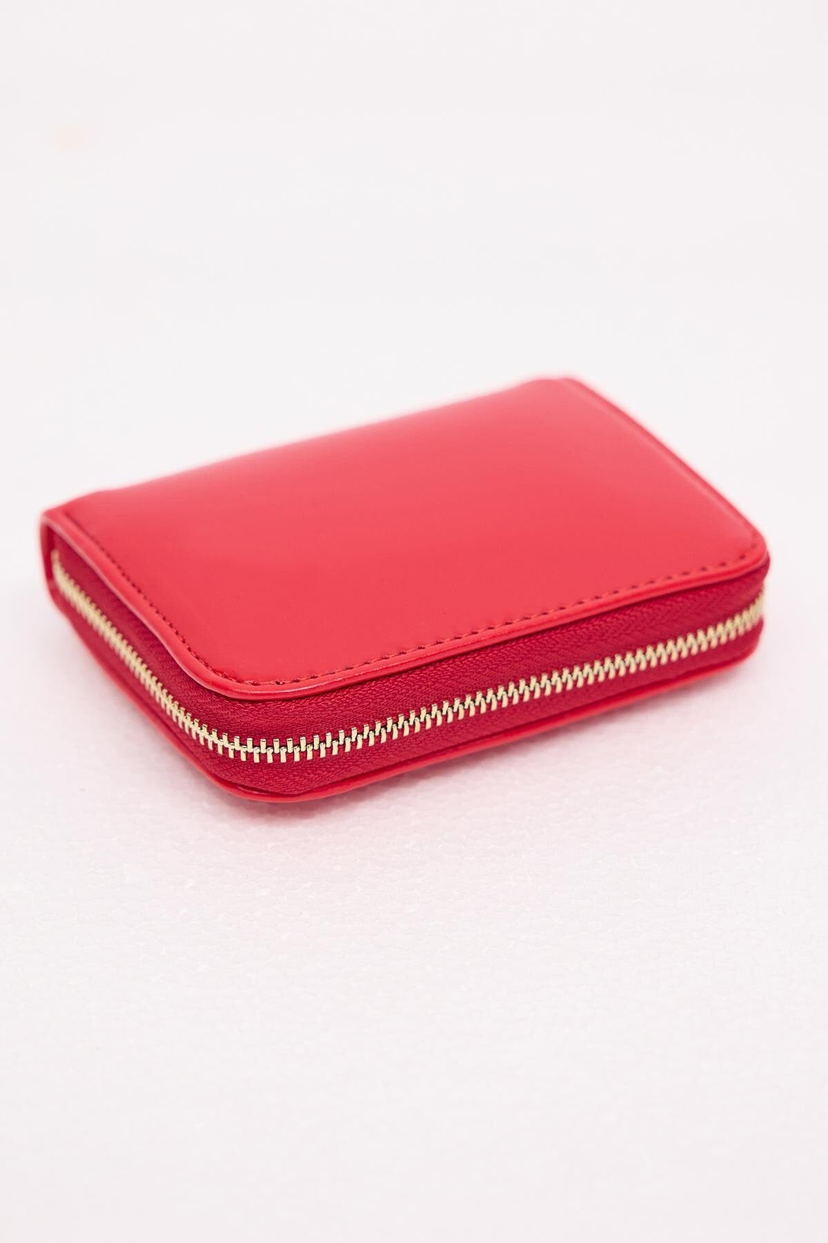 Red_Zip-Up-Patent-Leather-Wallet-addax