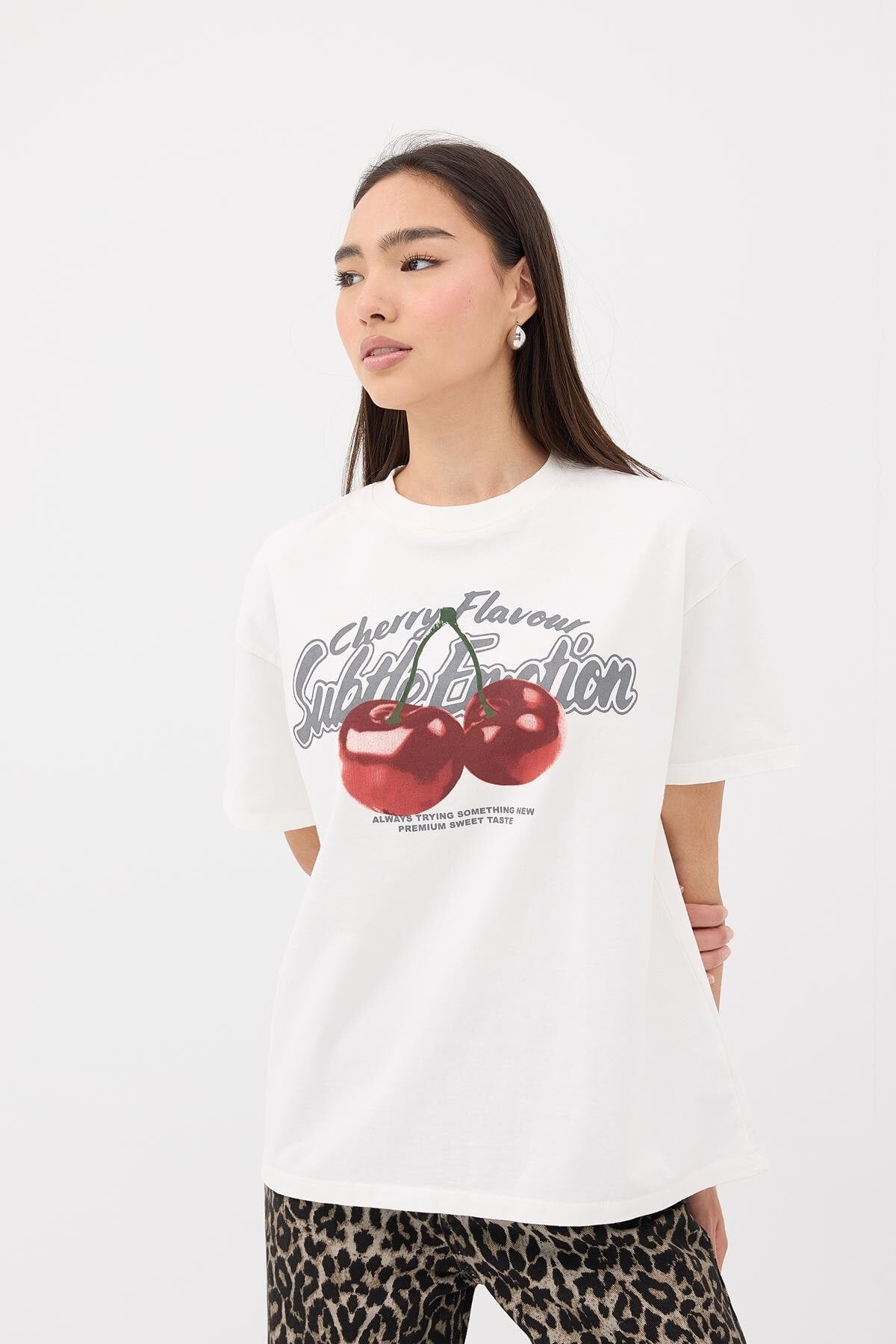 Ecru_Cherry-Printed-Crew-Neck-T-Shirt-addax