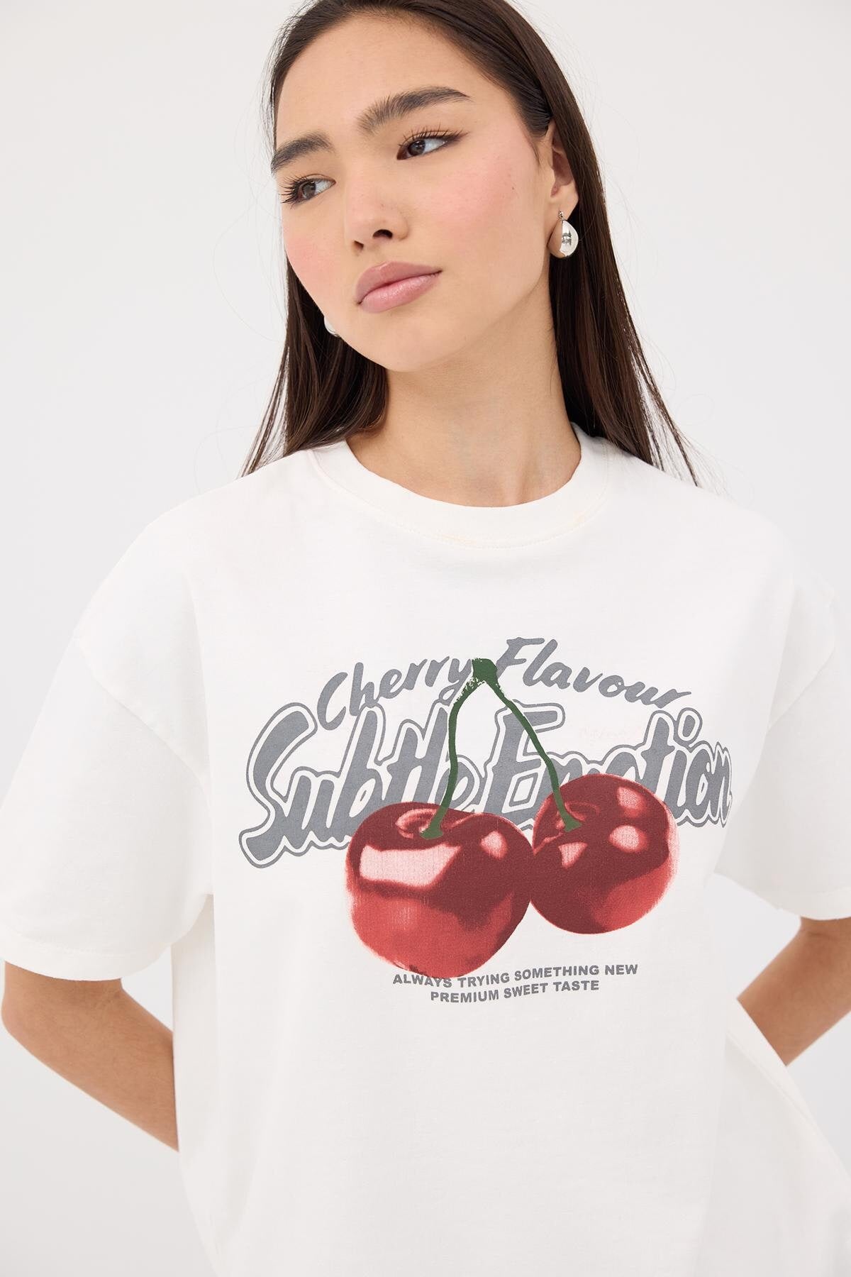 Ecru_Cherry-Printed-Crew-Neck-T-Shirt-addax